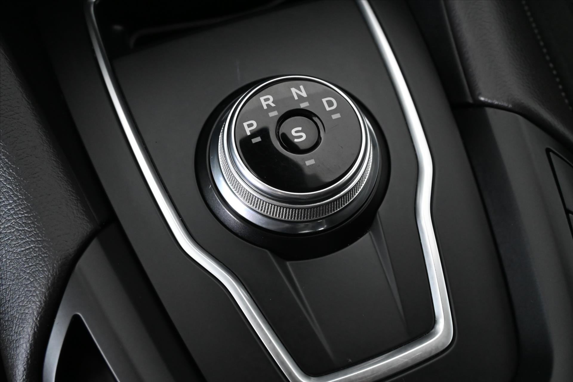 Hlavní fotografie vozu Ford Mondeo 2,0 EcoBlue 110 kW AT8 Titanium Záruka až 5 let (23)