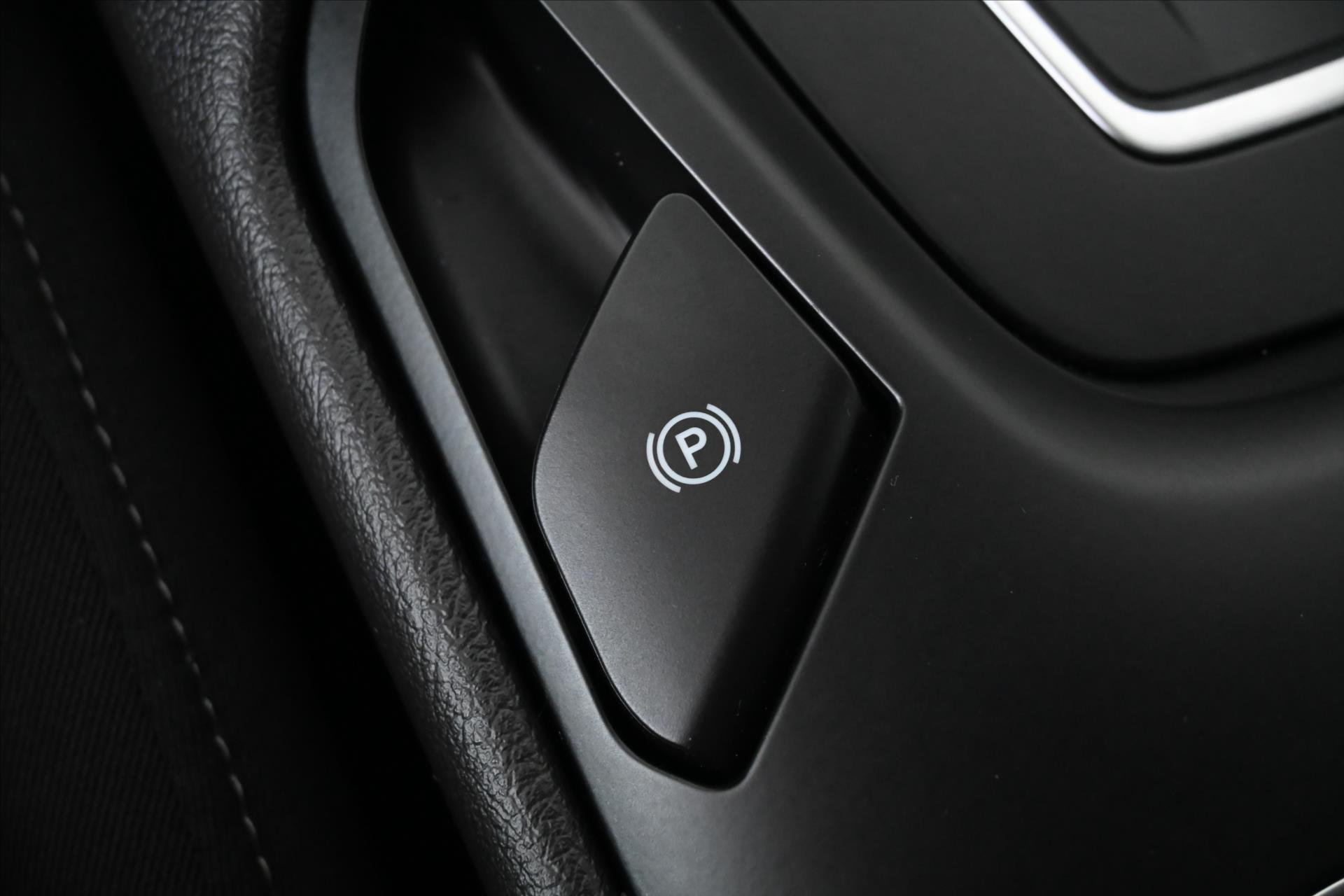 Hlavní fotografie vozu Ford Mondeo 2,0 EcoBlue 110 kW AT8 Titanium Záruka až 5 let (24)