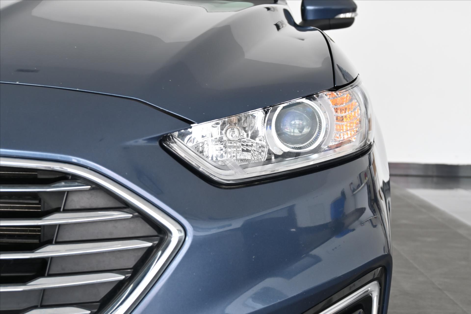 Hlavní fotografie vozu Ford Mondeo 2,0 EcoBlue 110 kW AT8 Titanium Záruka až 5 let (30)