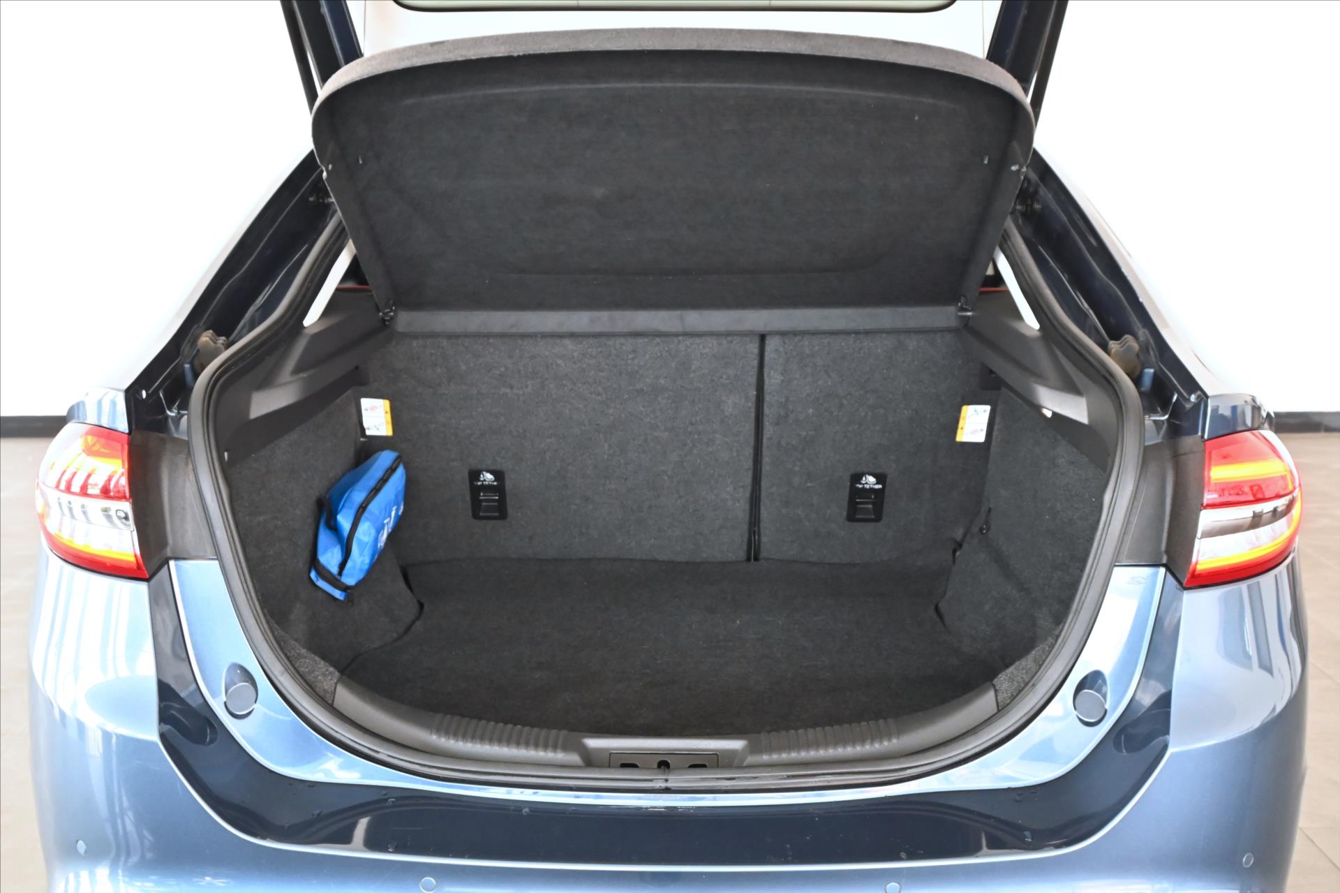 Hlavní fotografie vozu Ford Mondeo 2,0 EcoBlue 110 kW AT8 Titanium Záruka až 5 let (7)