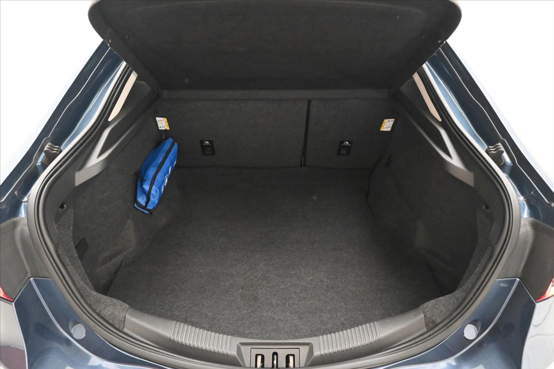 Hlavní fotografie vozu Ford Mondeo 2,0 EcoBlue 110kW AT8 Titanium Záruka až 5 let (10)