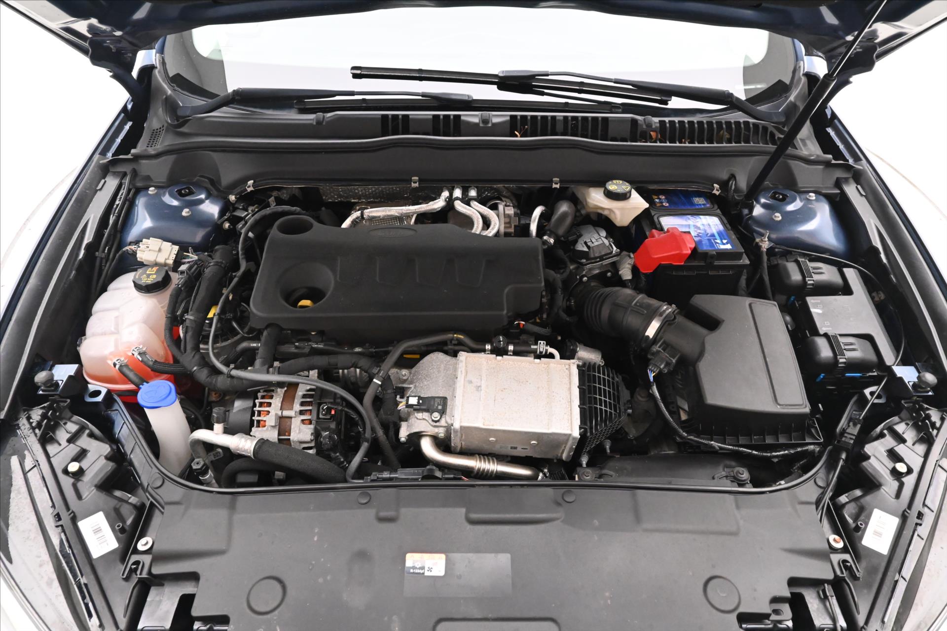 Hlavní fotografie vozu Ford Mondeo 2,0 EcoBlue 110kW AT8 Titanium Záruka až 5 let (9)