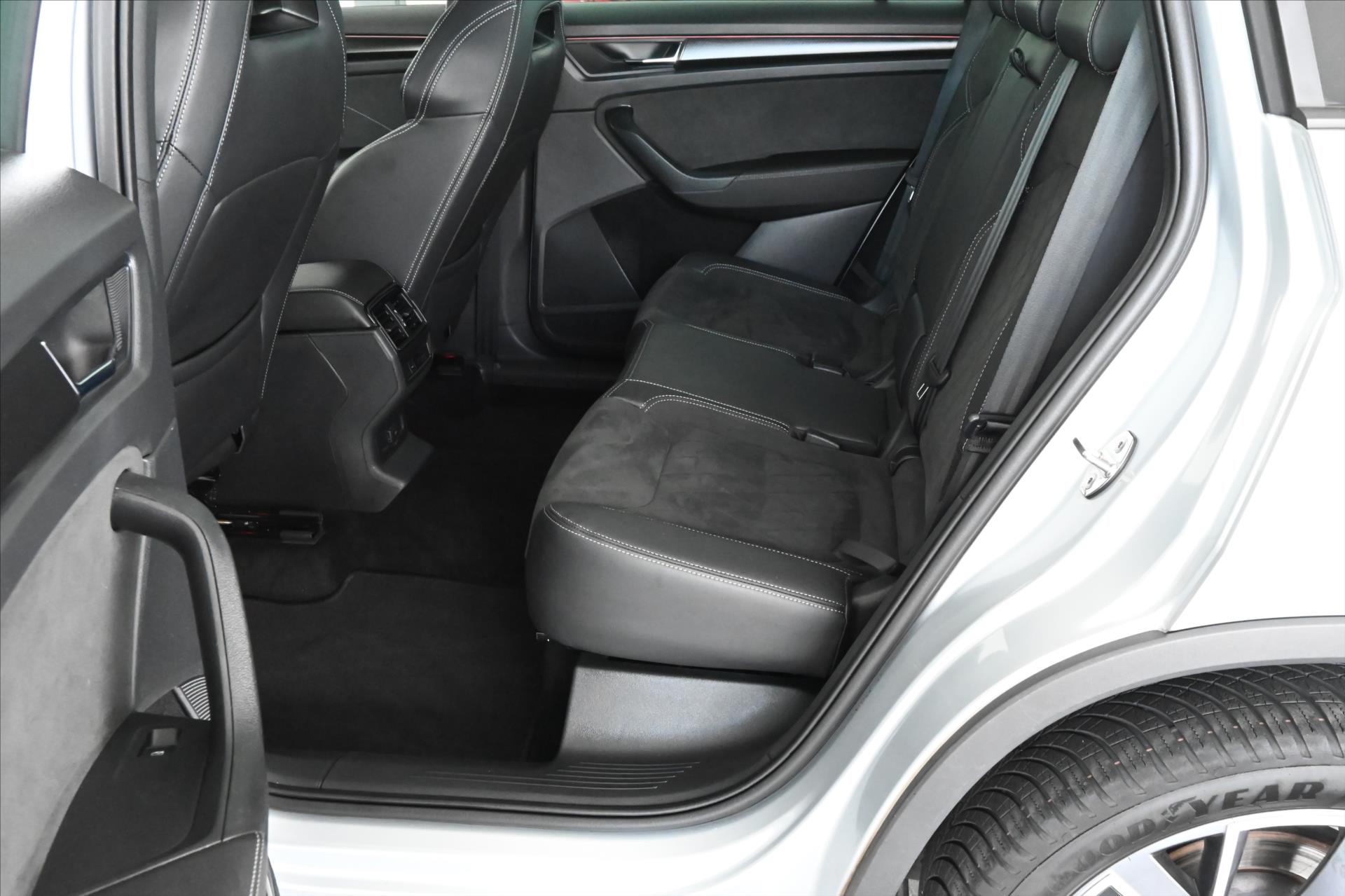 Main photo of the car Skoda Kodiaq 1.5 TSI 110 kW DSG Sportline Business Warranty up to 5 years (11)