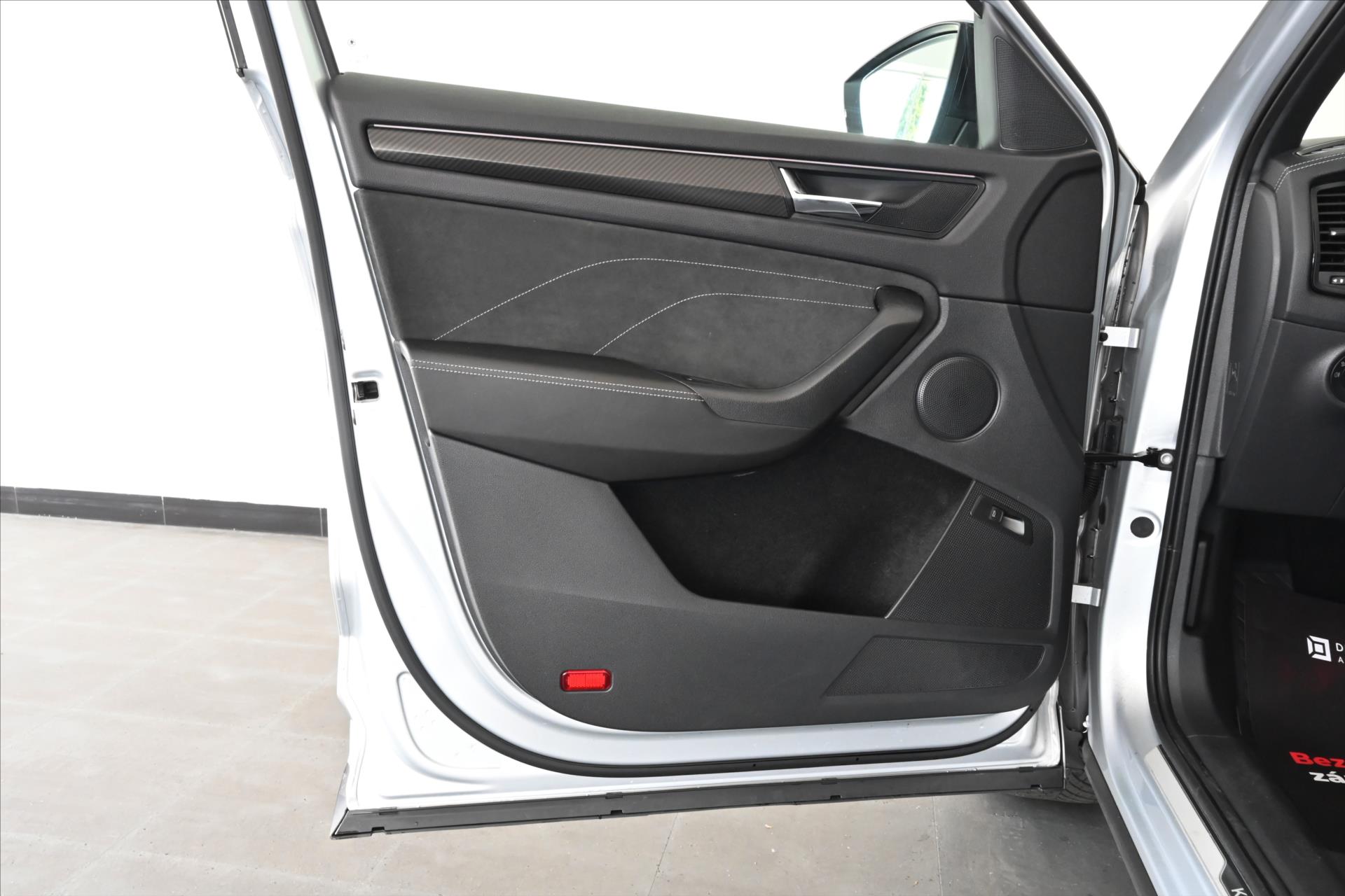 Main photo of the car Skoda Kodiaq 1.5 TSI 110 kW DSG Sportline Business Warranty up to 5 years (28)