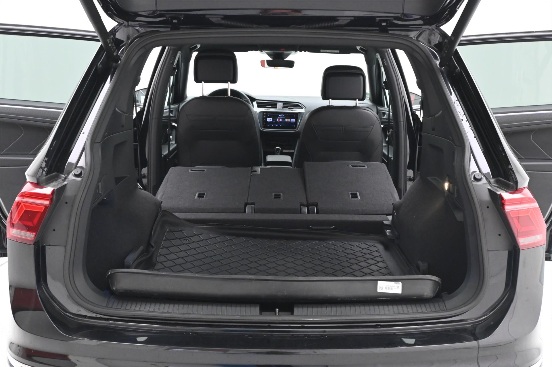 Hlavní fotografie vozu Volkswagen Tiguan Allspace 2,0 TDI 147 kW DSG 4x4 R-LINE Záruka až 5 let (11)