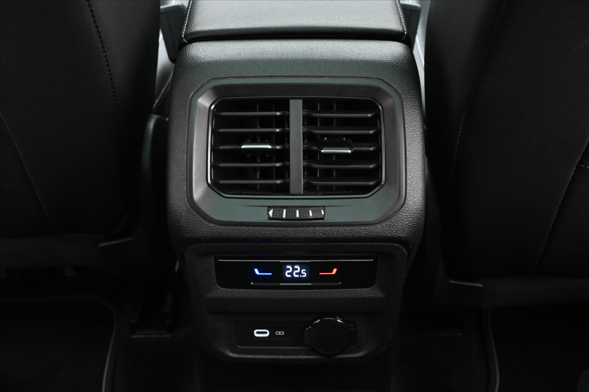 Hlavní fotografie vozu Volkswagen Tiguan Allspace 2,0 TDI 147 kW DSG 4x4 R-LINE Záruka až 5 let (23)