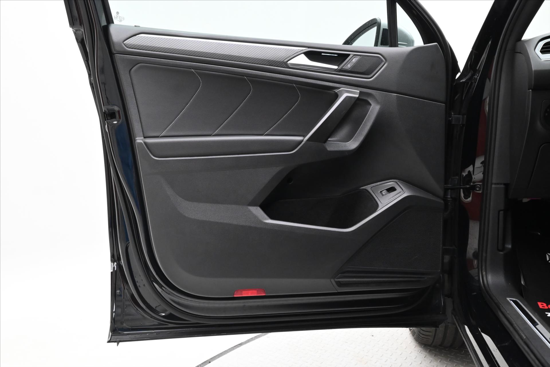 Hlavní fotografie vozu Volkswagen Tiguan Allspace 2,0 TDI 147 kW DSG 4x4 R-LINE Záruka až 5 let (25)