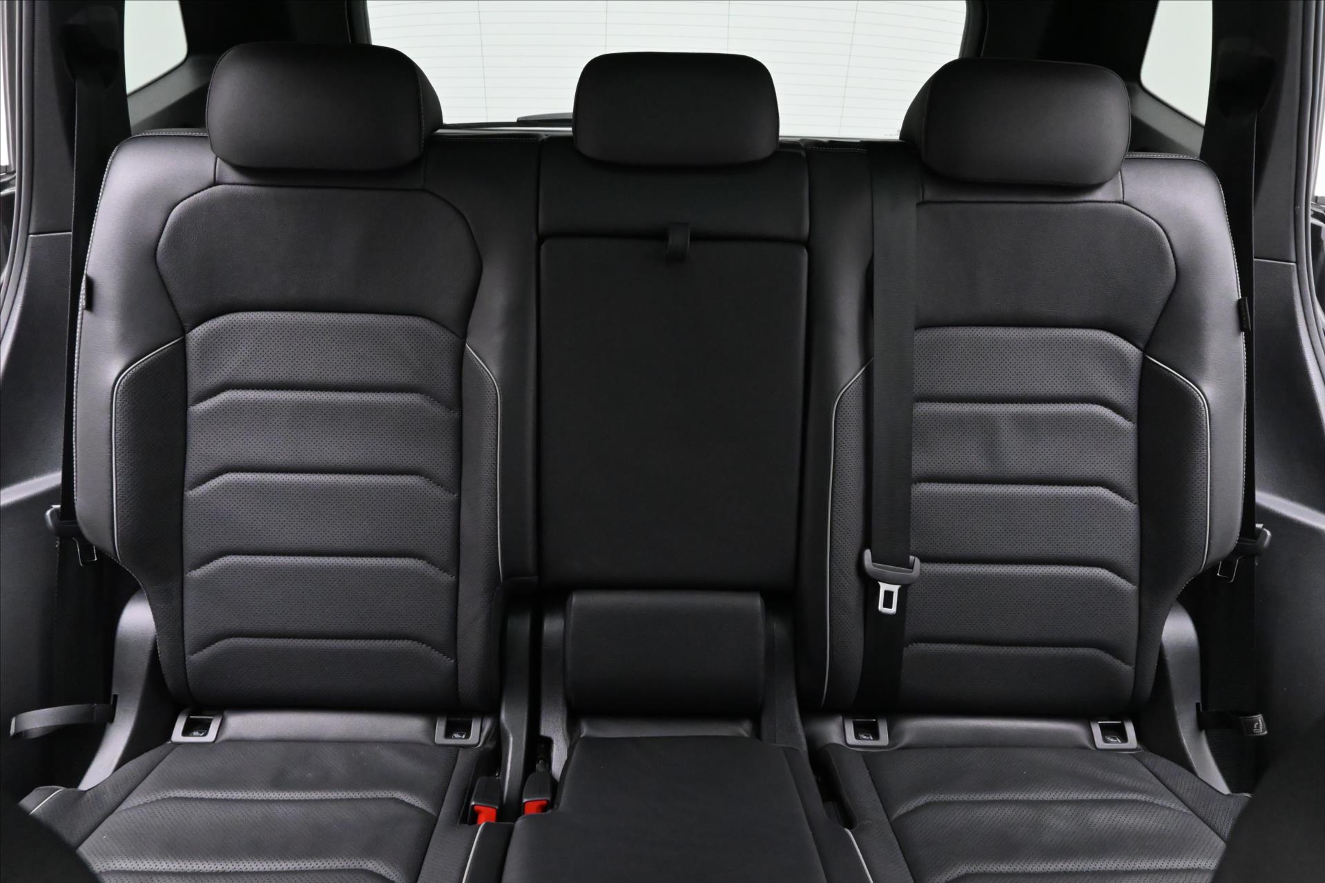 Hlavní fotografie vozu Volkswagen Tiguan Allspace 2,0 TDI 147 kW DSG 4x4 R-LINE Záruka až 5 let (28)