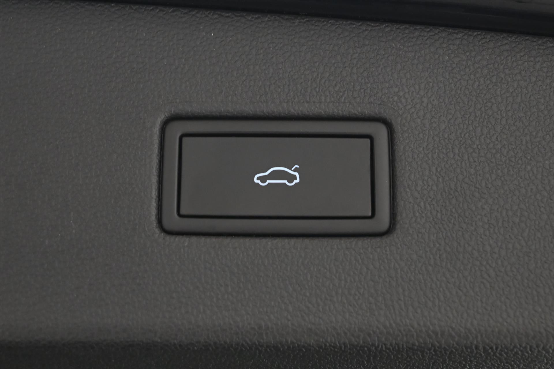 Hlavní fotografie vozu Volkswagen Tiguan Allspace 2,0 TDI 147 kW DSG 4x4 R-LINE Záruka až 5 let (31)