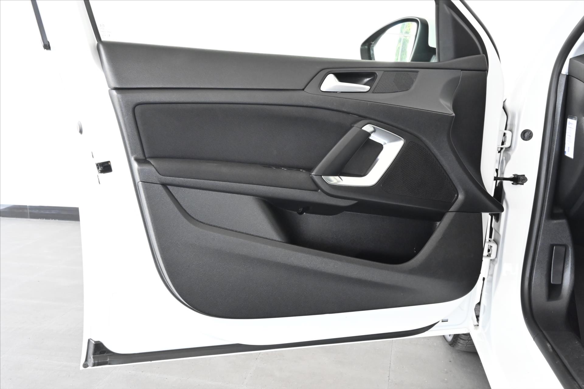 Main photo of the car Peugeot 308 1.5 BlueHDi 96 kW Active Business Warranty up to 5 years (25)