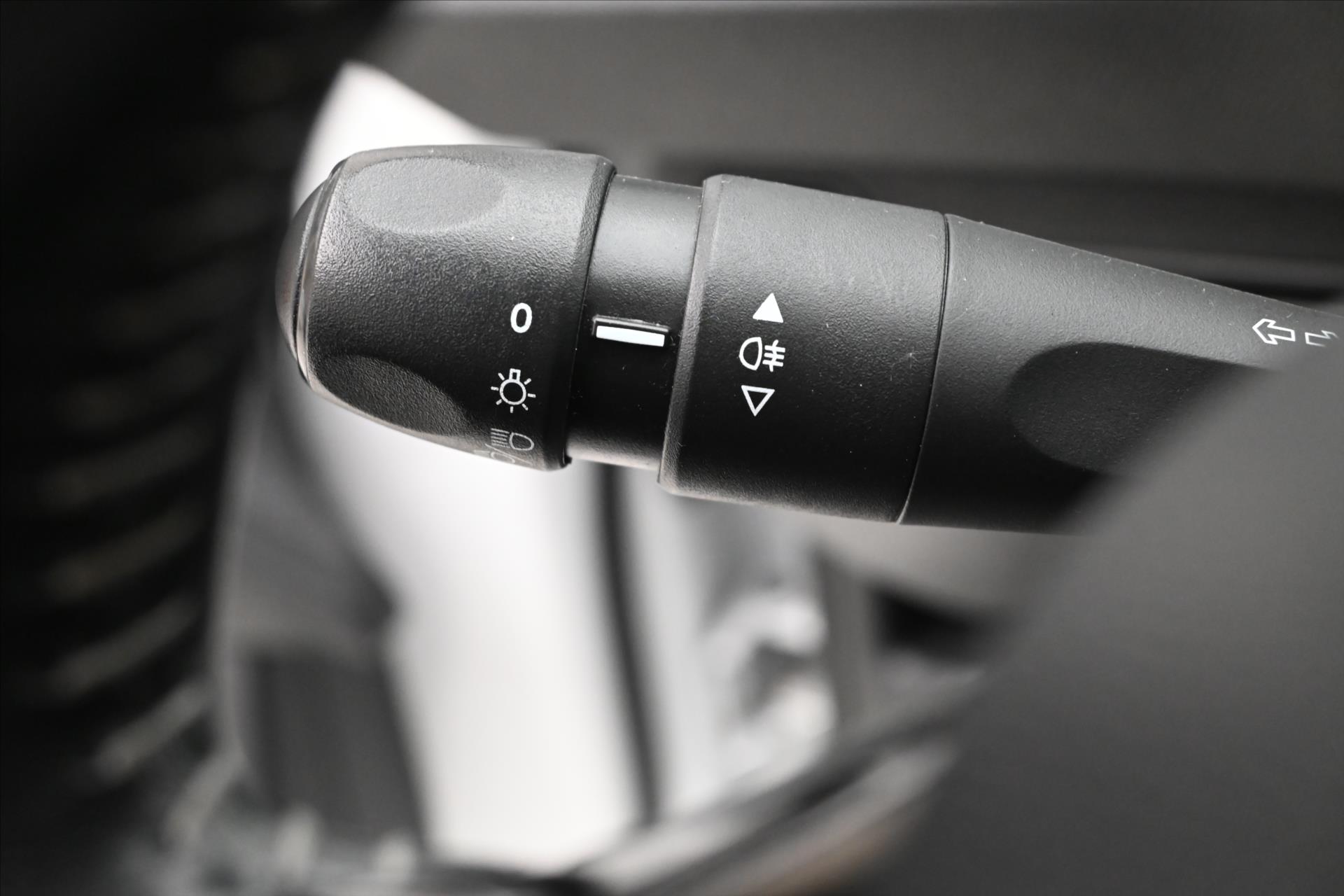 Hlavní fotografie vozu Peugeot 308 1,5 BlueHDi 96 kW Active Business Záruka až 5 let (25)