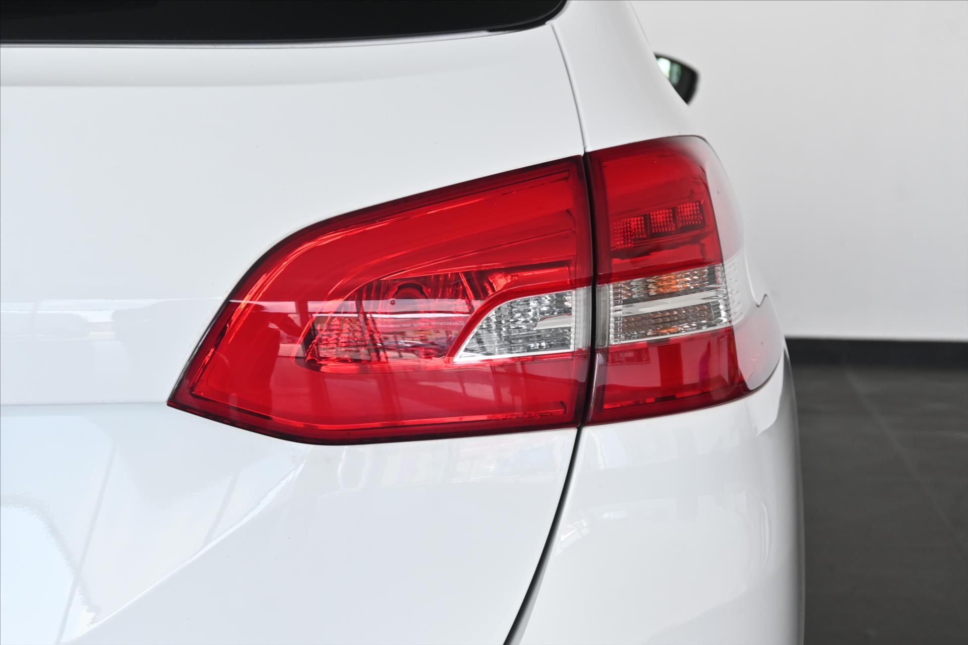 Main photo of the car Peugeot 308 1.5 BlueHDi 96 kW Active Business Warranty up to 5 years (30)