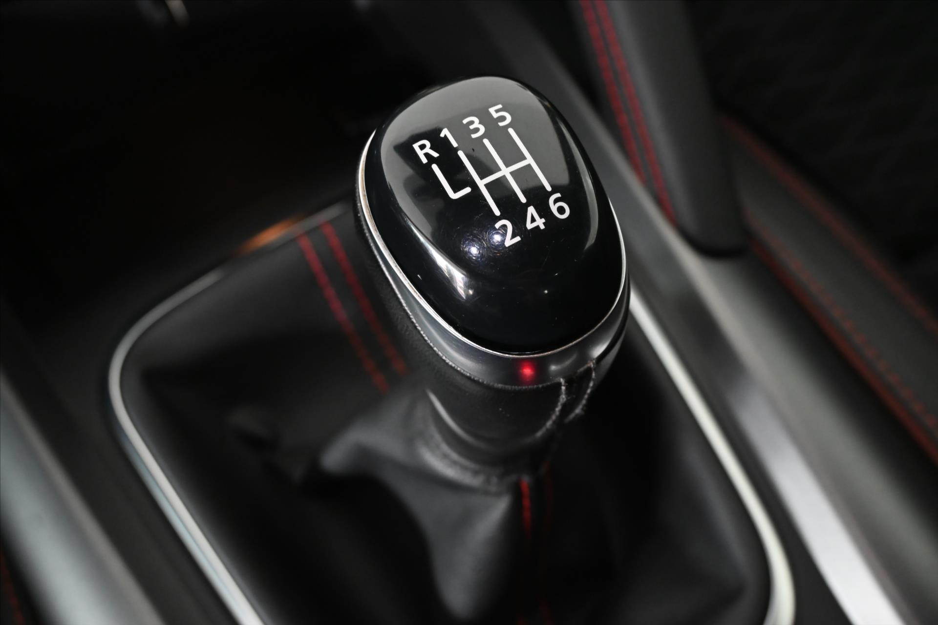 Hlavní fotografie vozu Renault Kadjar 1,7 Blue dCi 110 kW 4x4 Black Edition Záruka až 5 le (23)