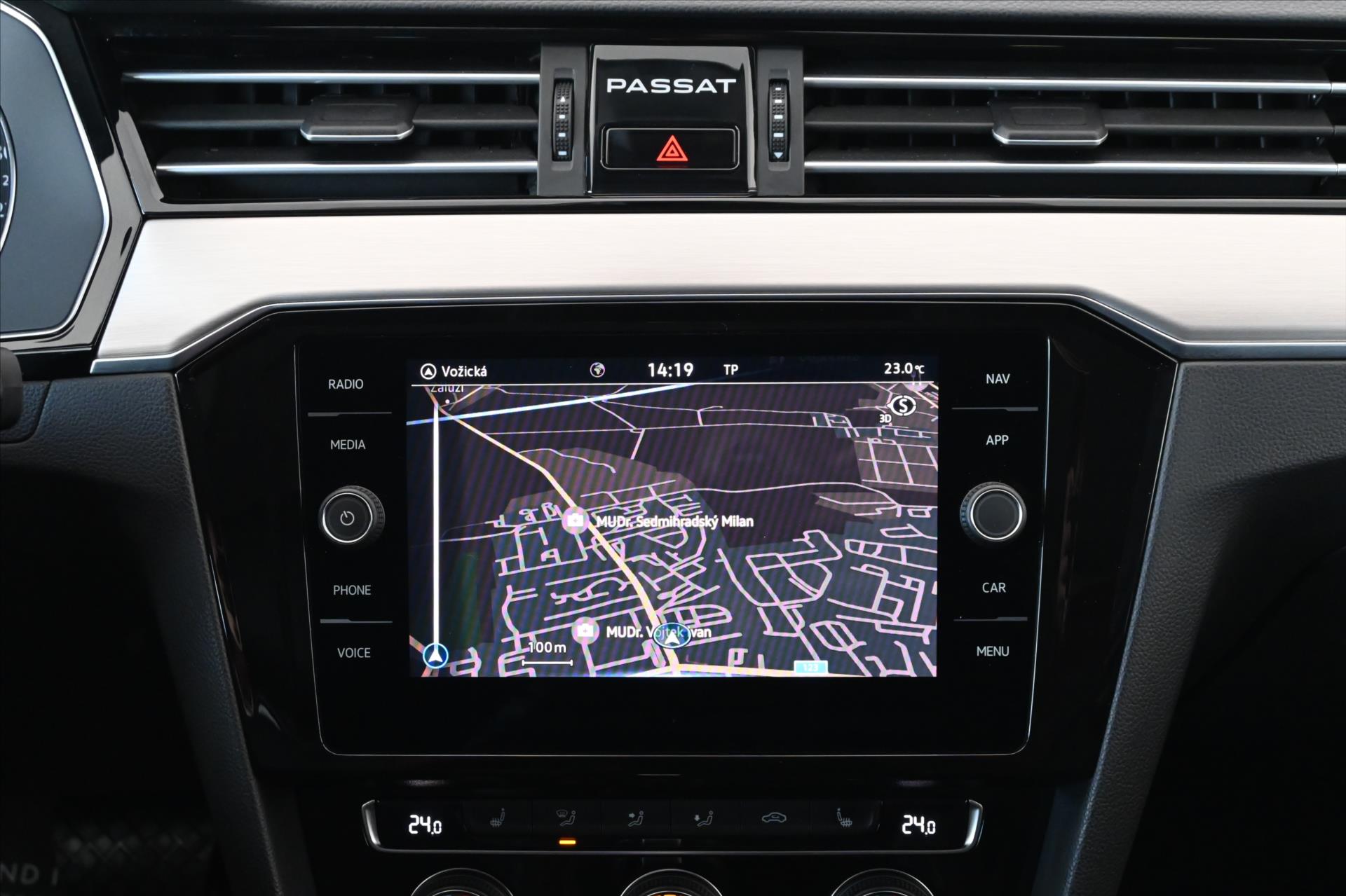 Hlavní fotografie vozu Volkswagen Passat 2,0 TDI 110 kW DSG ELEGANCE Záruka až 5 let (19)