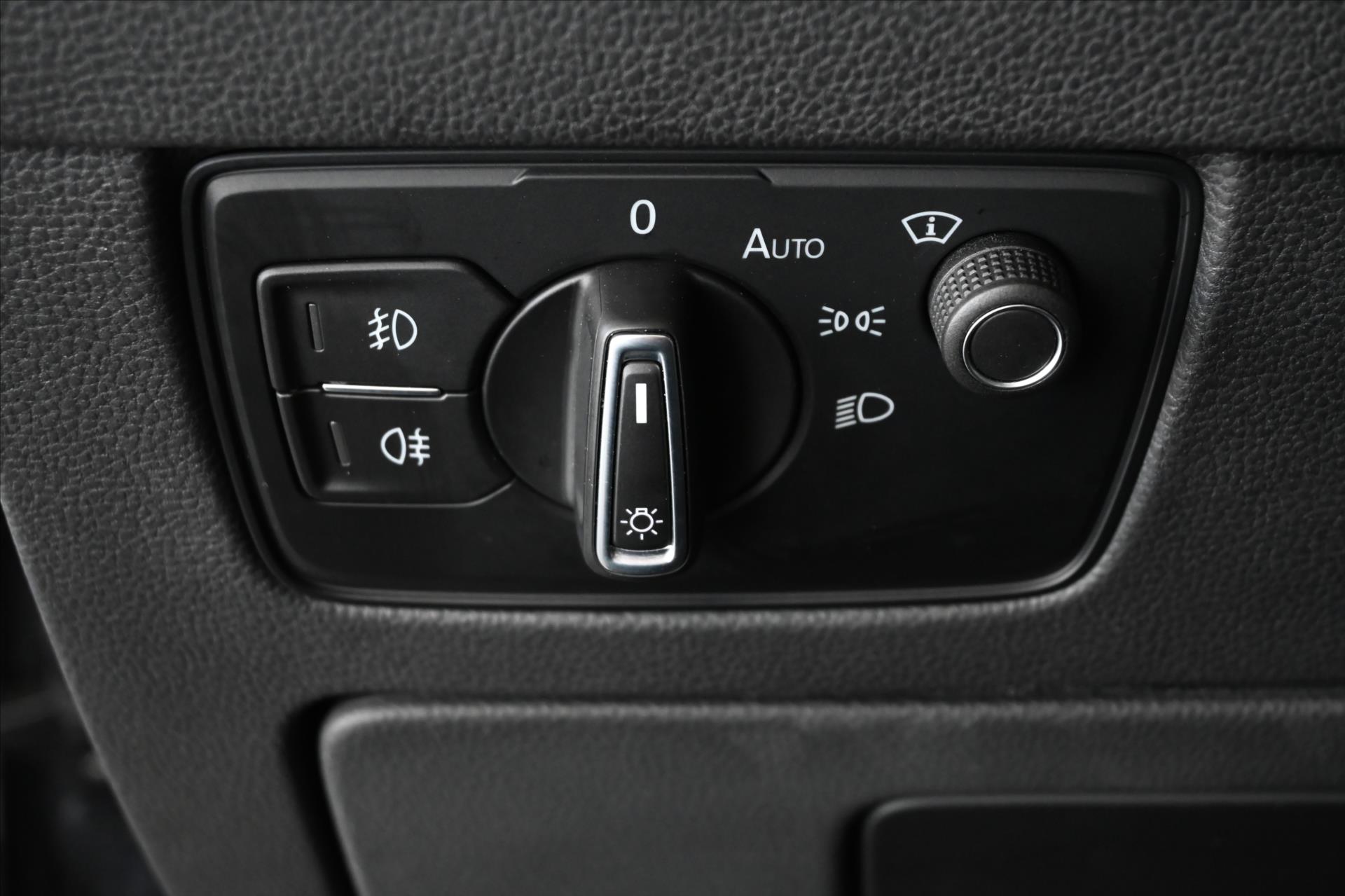 Hlavní fotografie vozu Volkswagen Passat 2,0 TDI 110 kW DSG ELEGANCE Záruka až 5 let (28)