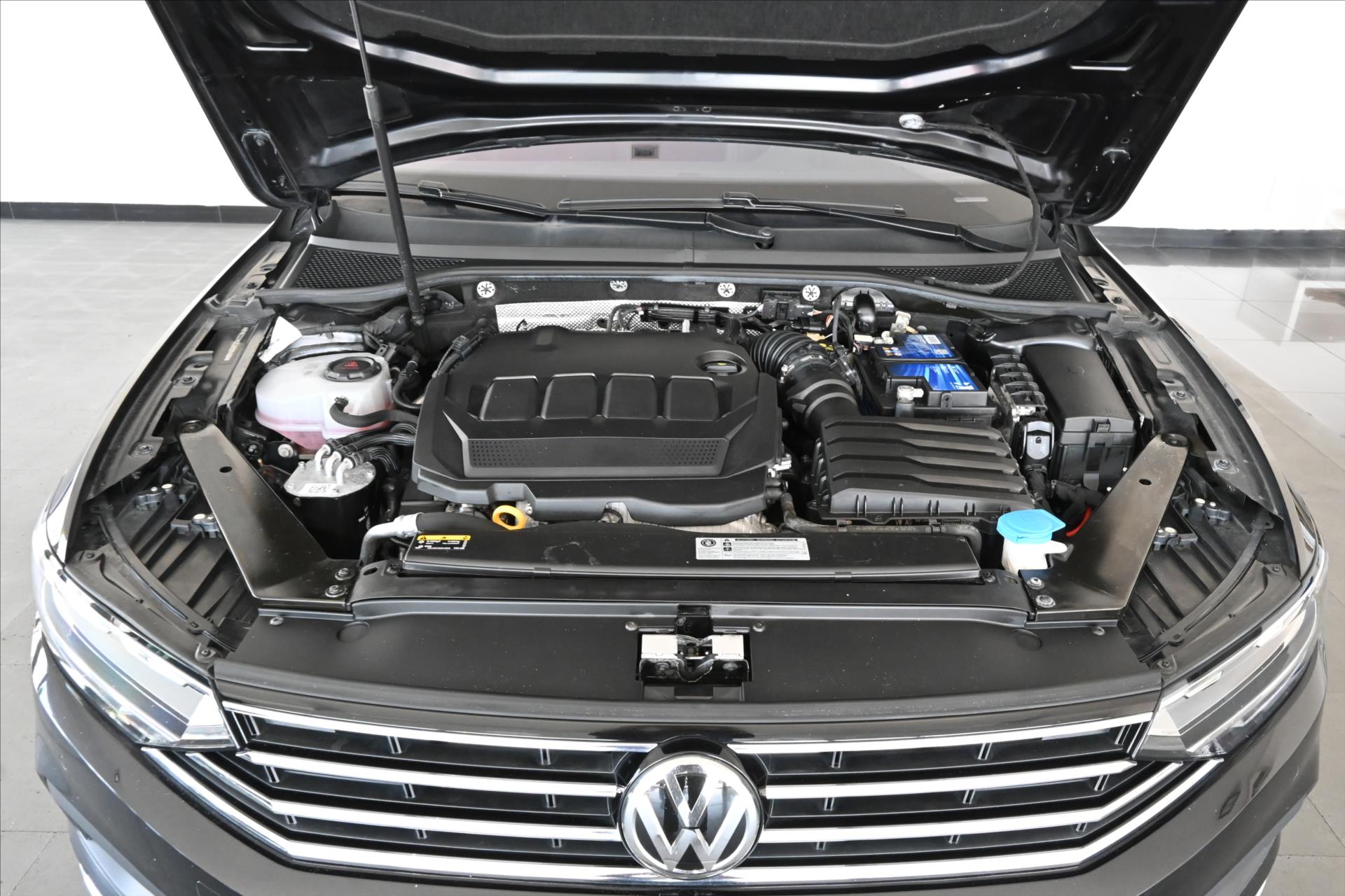 Hlavní fotografie vozu Volkswagen Passat 2,0 TDI 110 kW DSG ELEGANCE Záruka až 5 let (5)