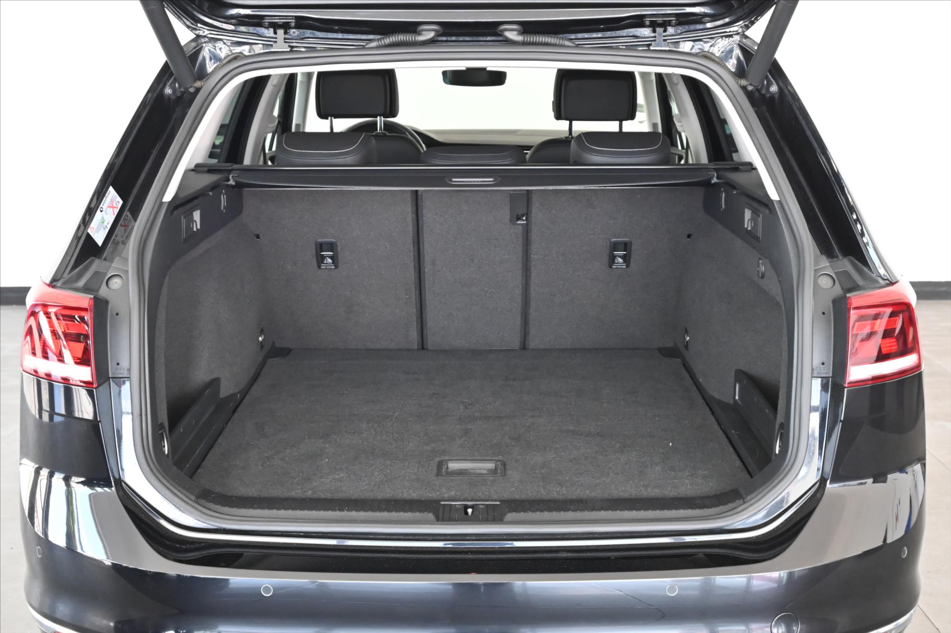 Hlavní fotografie vozu Volkswagen Passat 2,0 TDI 110 kW DSG ELEGANCE Záruka až 5 let (6)