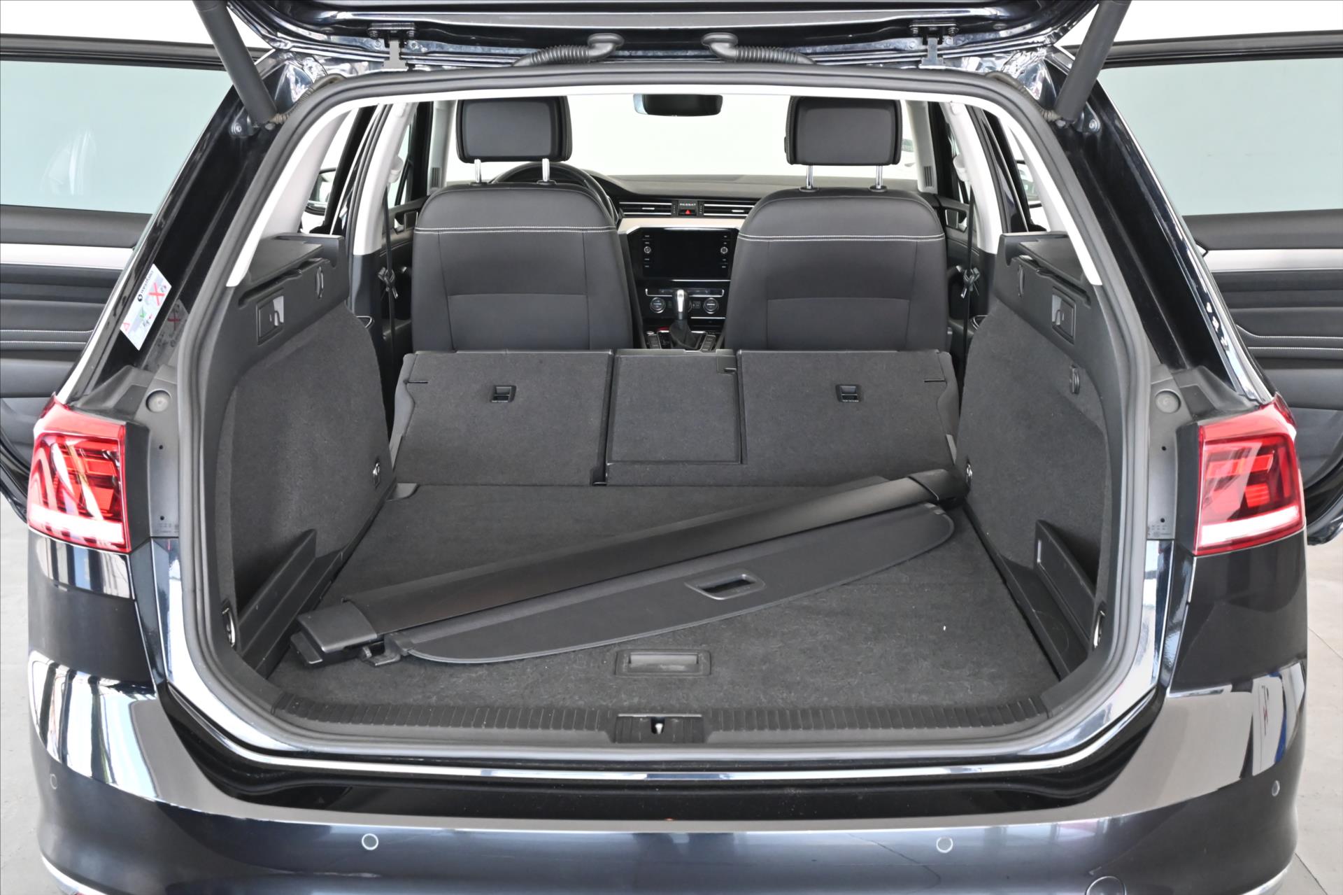 Hlavní fotografie vozu Volkswagen Passat 2,0 TDI 110 kW DSG ELEGANCE Záruka až 5 let (7)