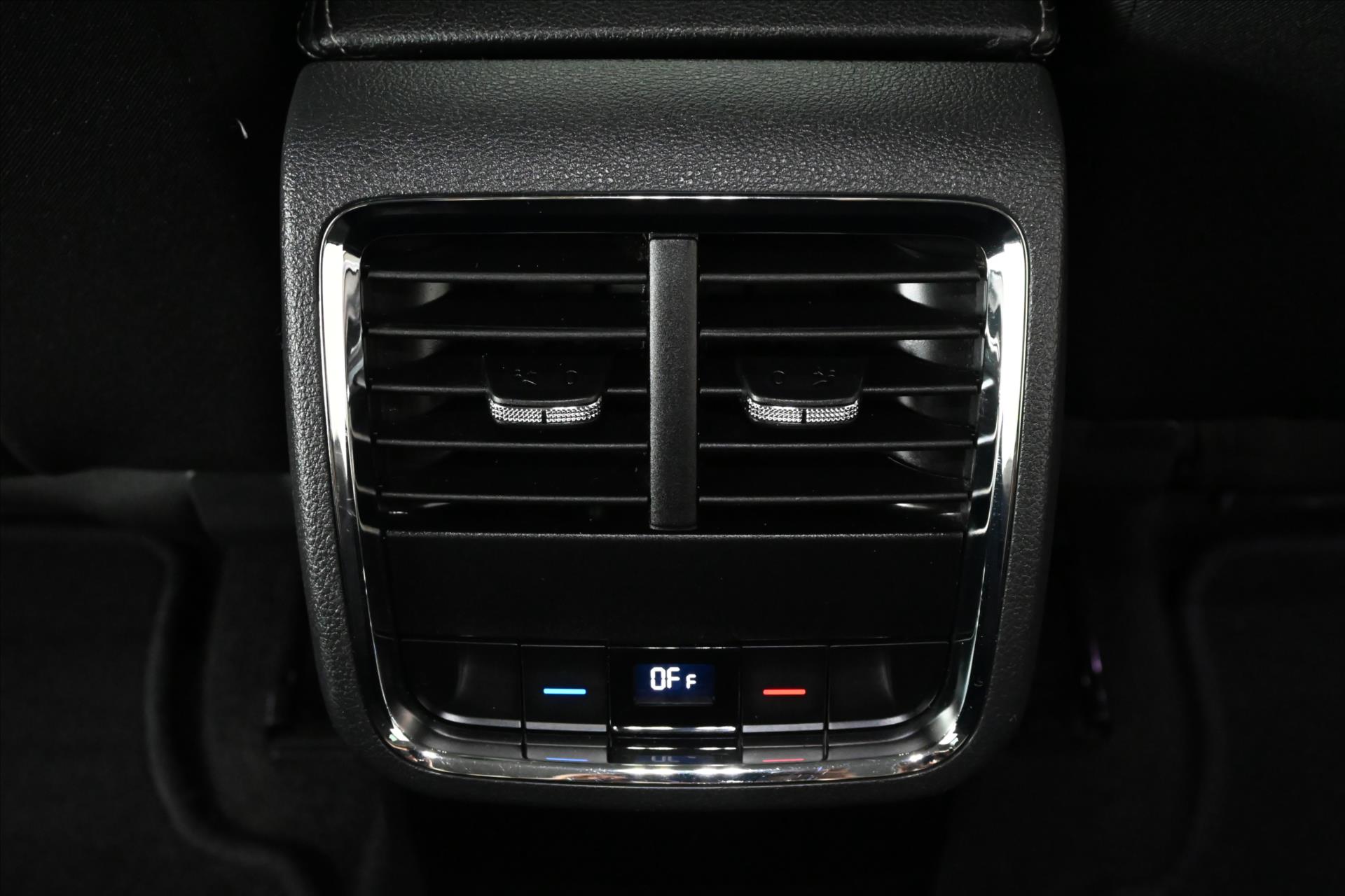 Hlavní fotografie vozu Škoda Octavia 2,0 TDi 110 kW DSG STYLE Záruka až 5 let (24)