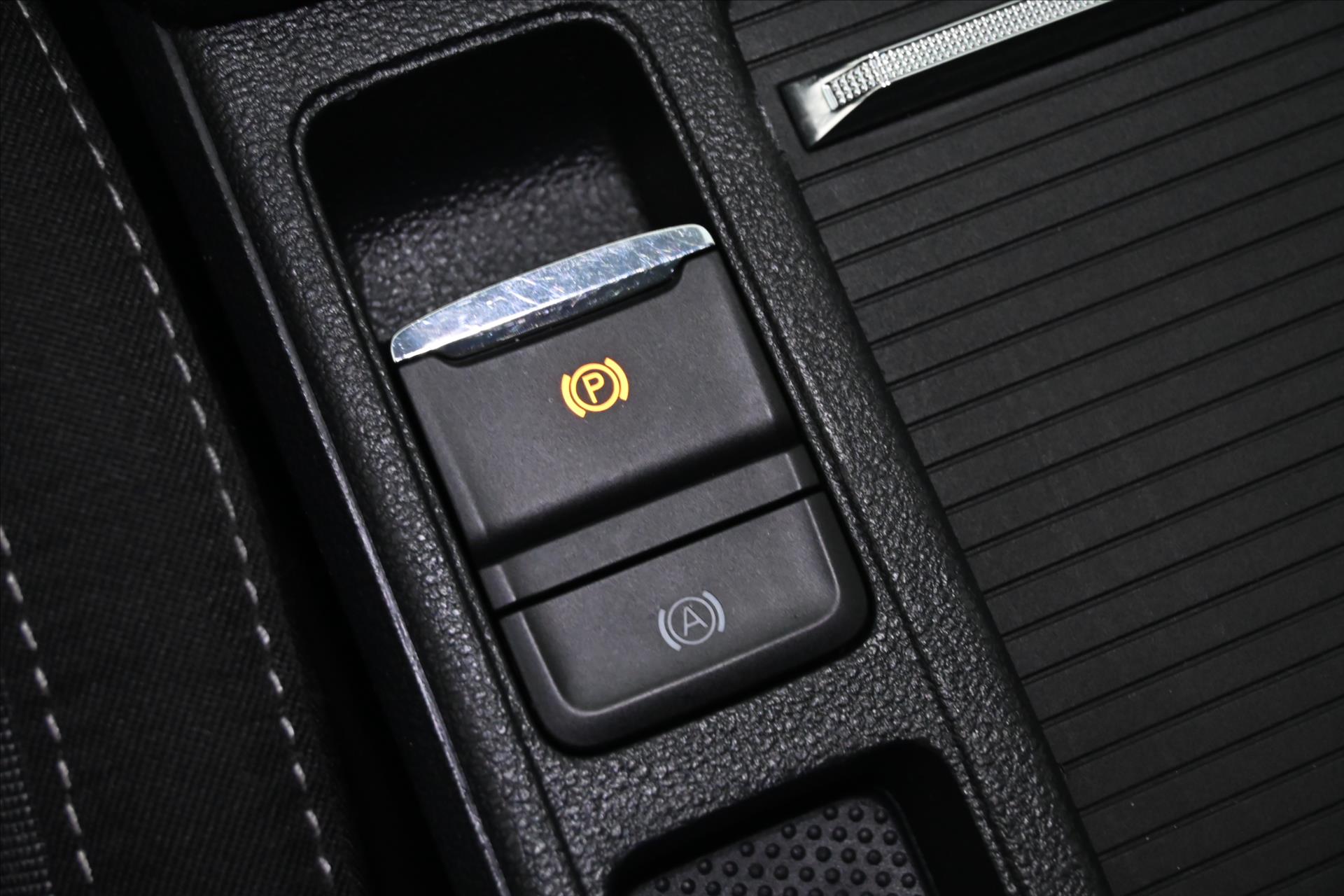 Hlavní fotografie vozu Škoda Octavia 2,0 TDi 110 kW DSG STYLE Záruka až 5 let (26)