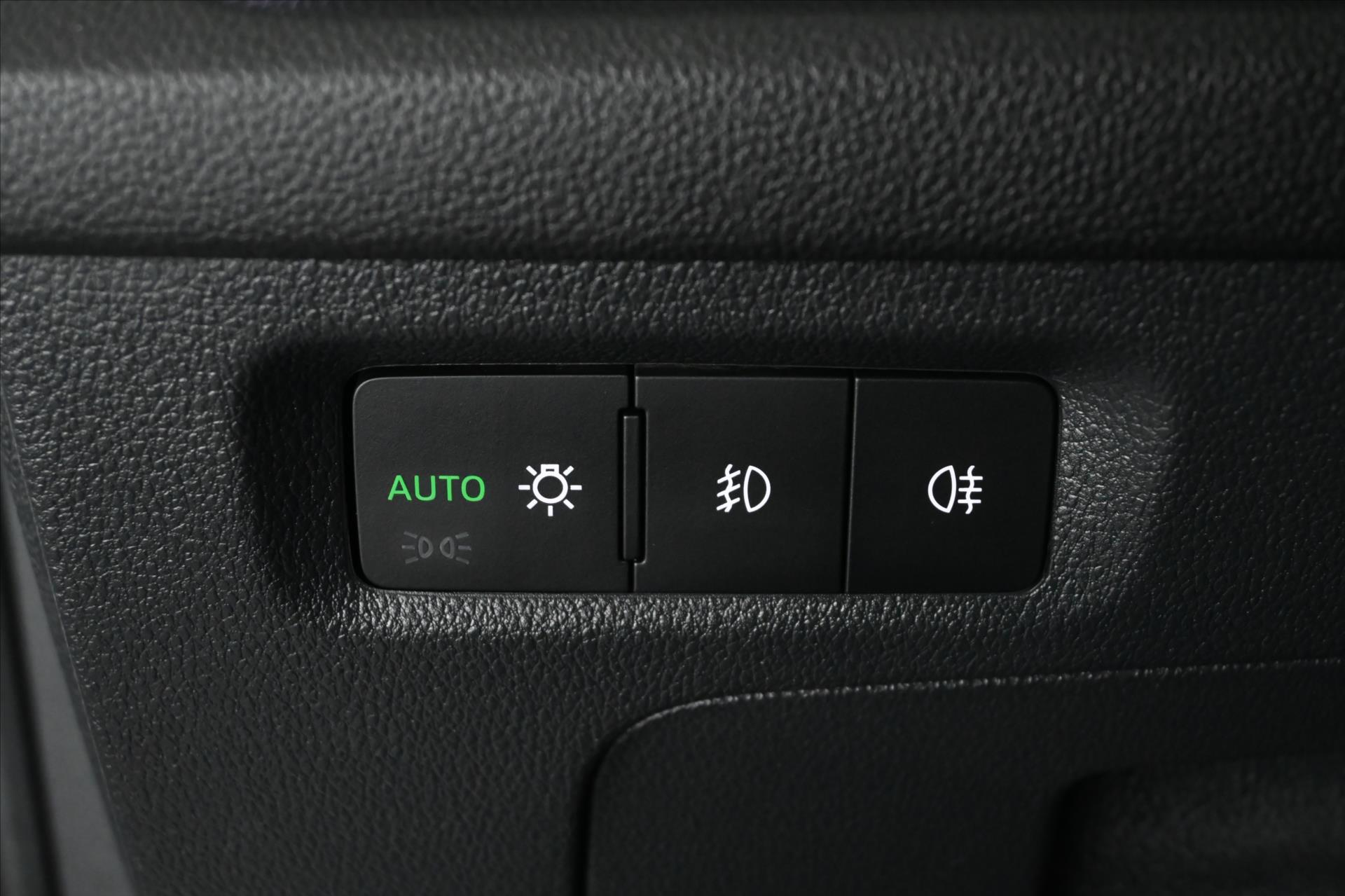 Hlavní fotografie vozu Škoda Octavia 2,0 TDi 110 kW DSG STYLE Záruka až 5 let (29)