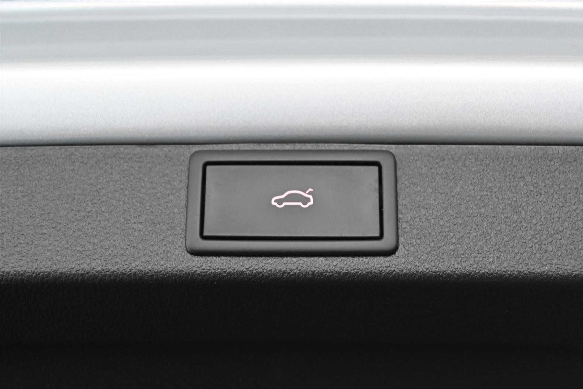 Hlavní fotografie vozu Škoda Octavia 2,0 TDi 110 kW DSG STYLE Záruka až 5 let (31)