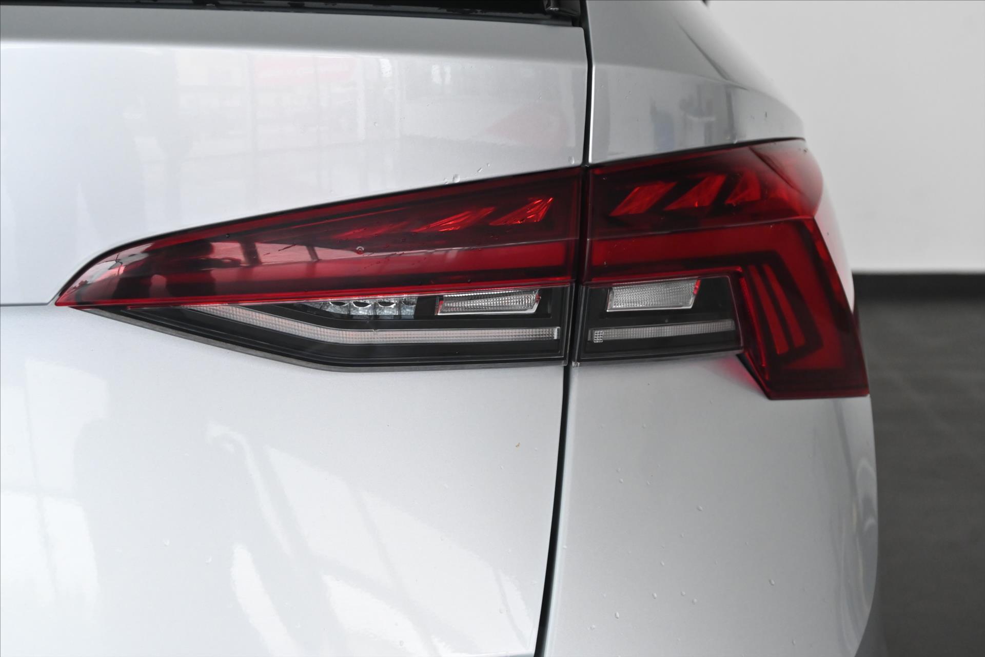 Hlavní fotografie vozu Škoda Octavia 2,0 TDi 110 kW DSG STYLE Záruka až 5 let (33)