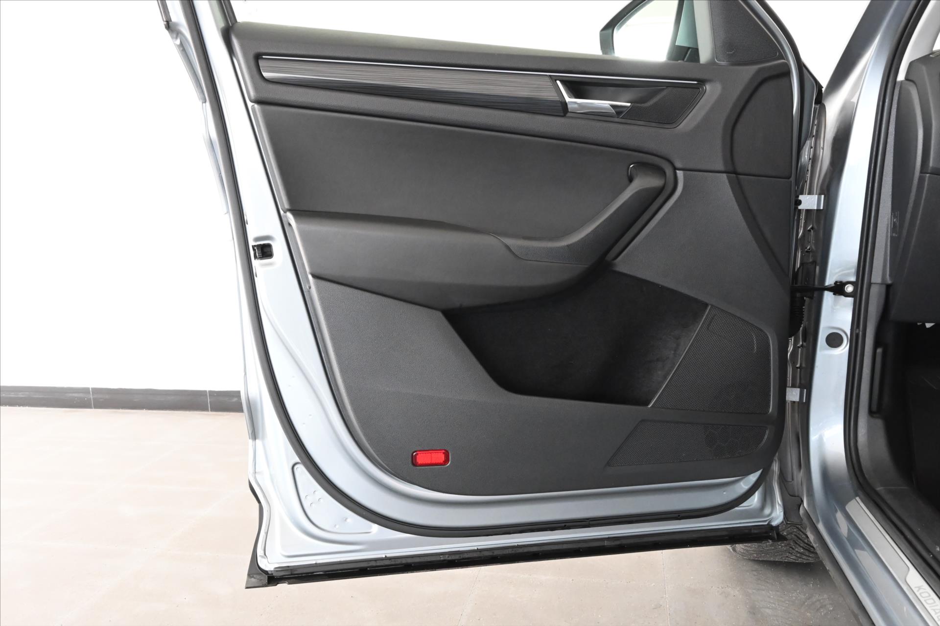 Hlavní fotografie vozu Škoda Kodiaq 1,5 TSi 110kW Business Edition Záruka až 5 let (25)