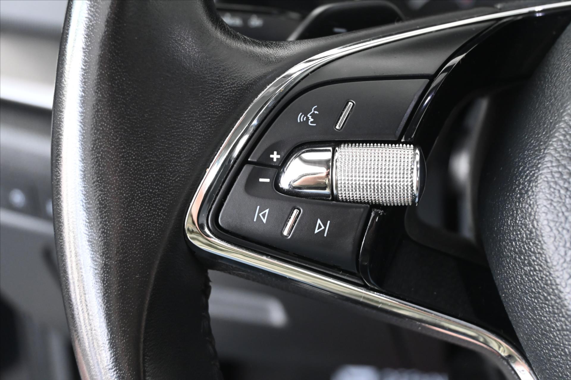 Hlavní fotografie vozu Škoda Octavia 2,0 TDI 110 kW DSG Ambition Záruka až 5 let (18)