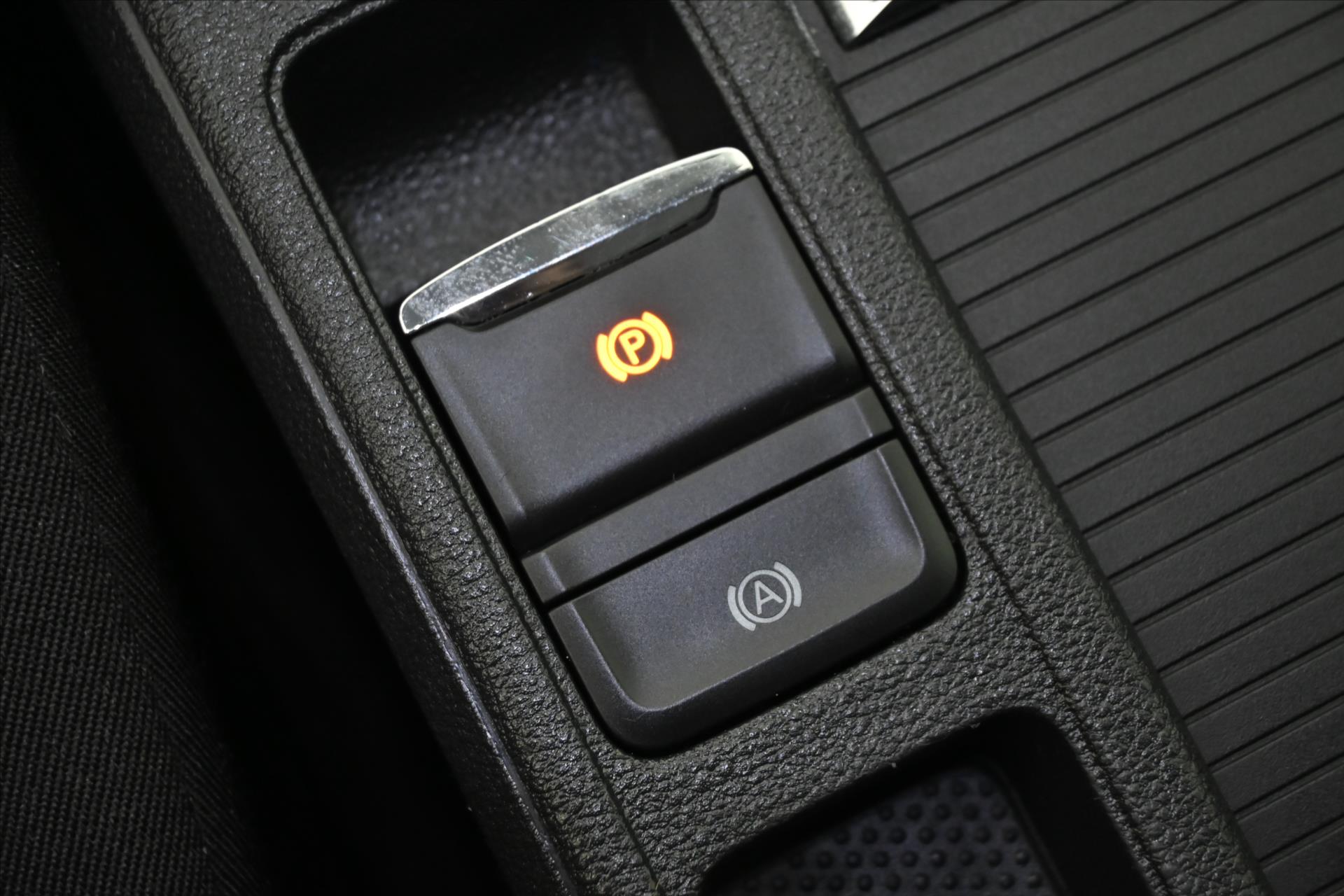 Hlavní fotografie vozu Škoda Octavia 2,0 TDI 110 kW DSG Ambition Záruka až 5 let (24)