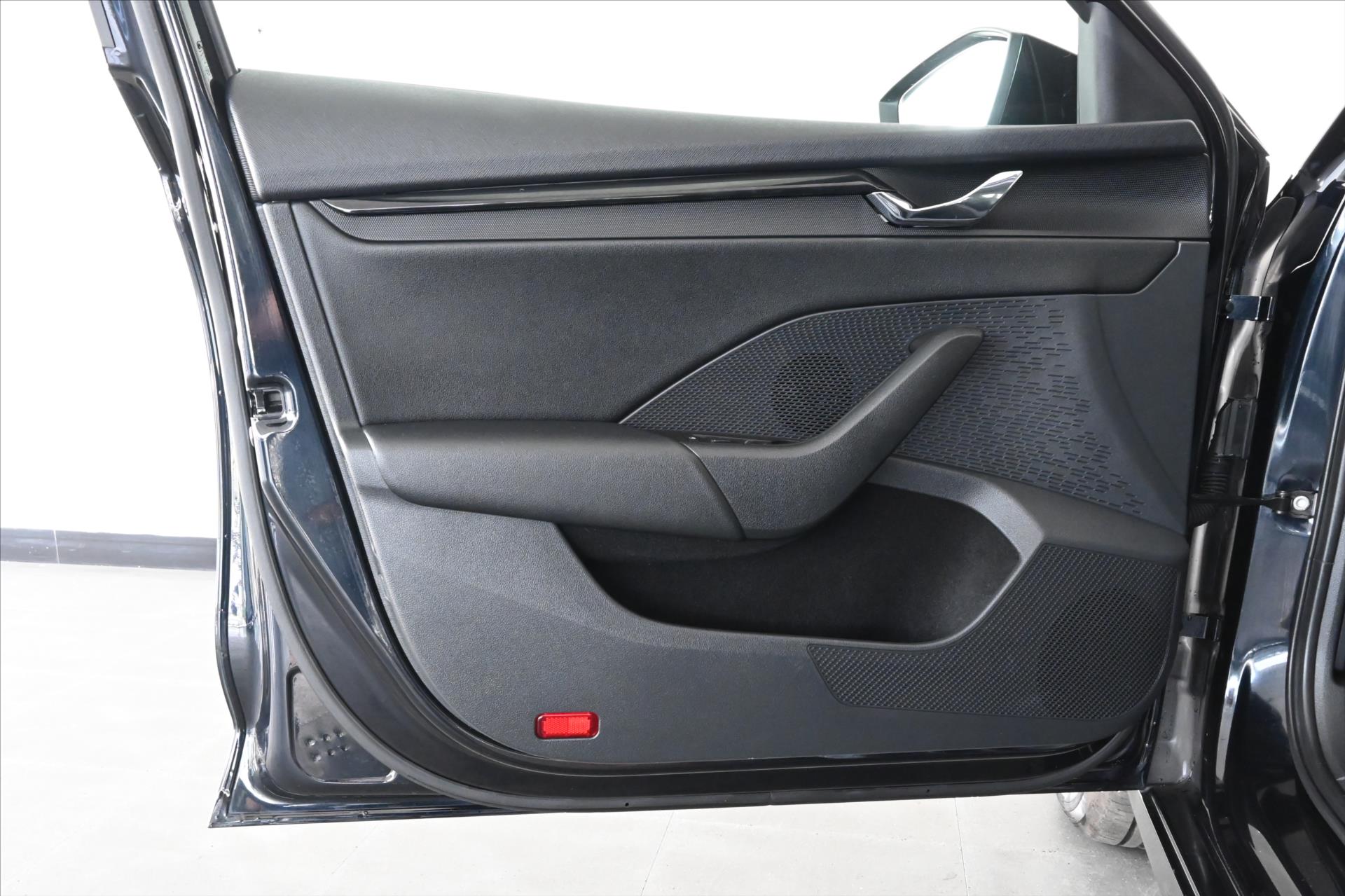 Hlavní fotografie vozu Škoda Octavia 2,0 TDI 110 kW DSG Ambition Záruka až 5 let (25)