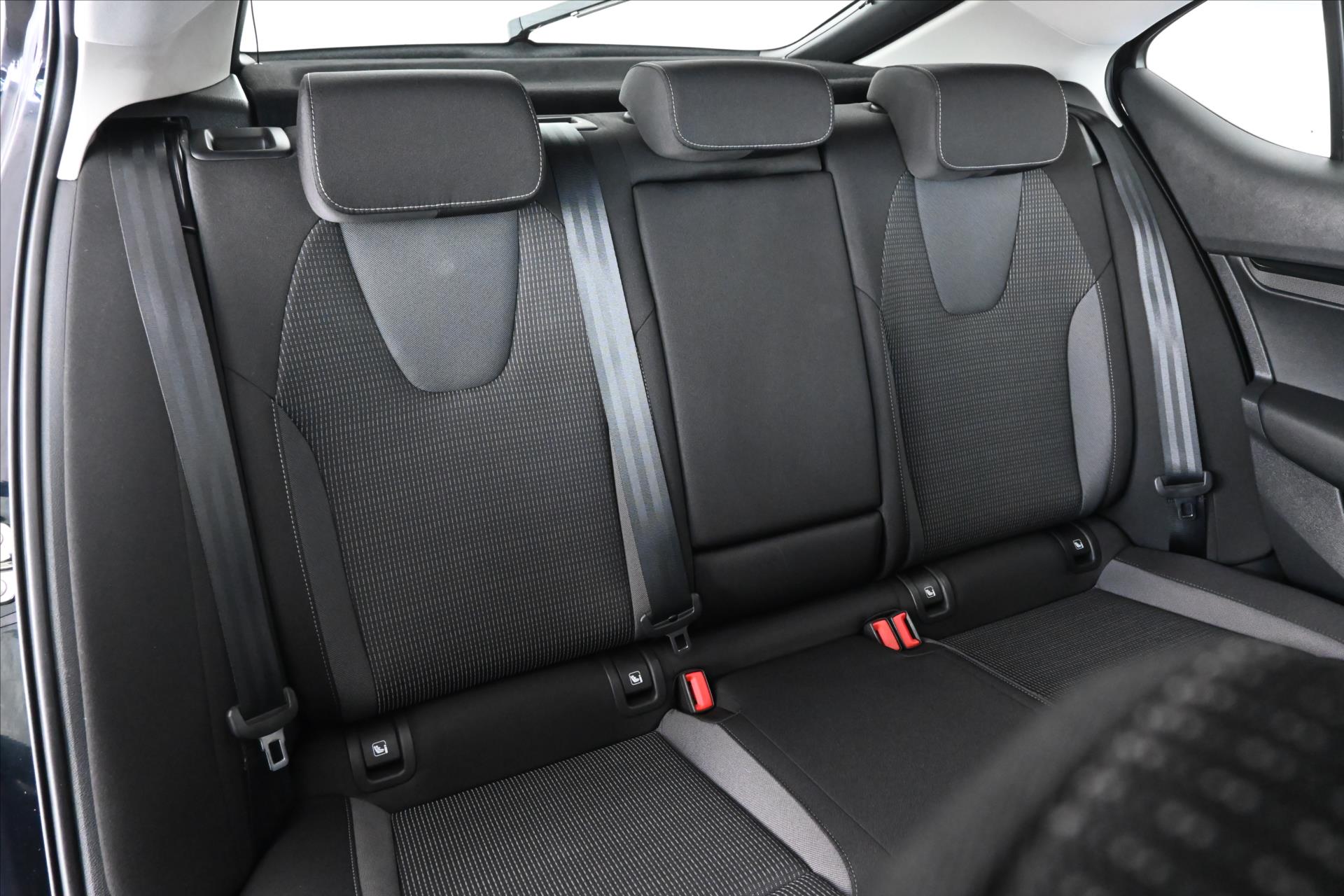 Hlavní fotografie vozu Škoda Octavia 2,0 TDI 110 kW DSG Ambition Záruka až 5 let (28)