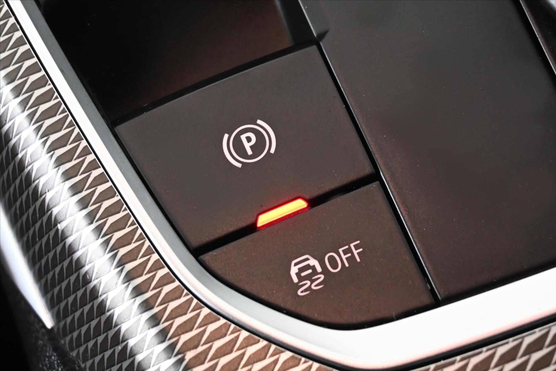 Hlavní fotografie vozu BMW Řada 3 2,0 320D 140 kW M-paket Záruka až 5 let (24)