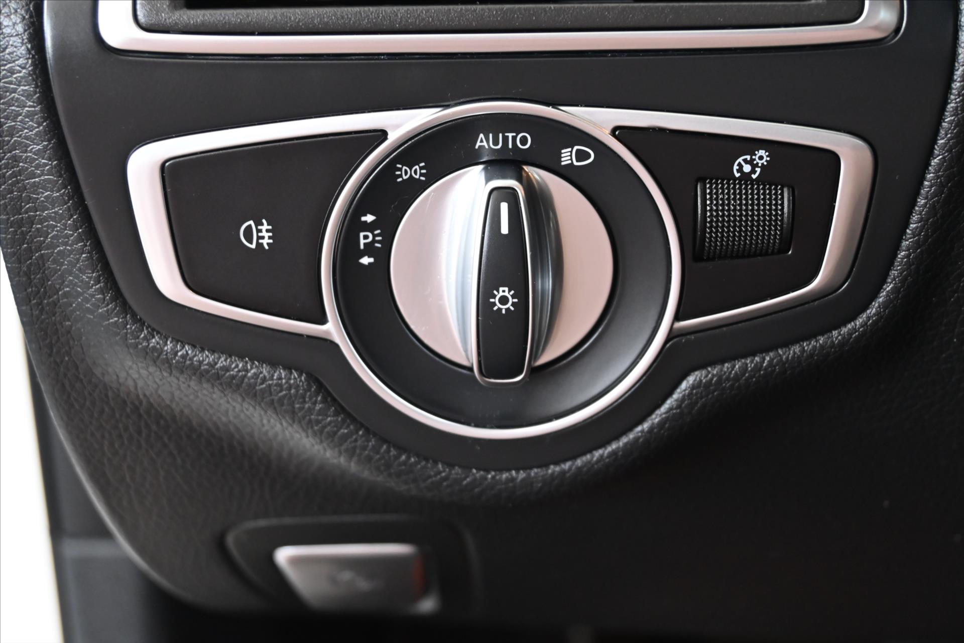 Main photo of the car Mercedes-Benz Class c 2.0 220d 143 kW 9G-Tronic Avantgarde Warranty up to 5 years (29)