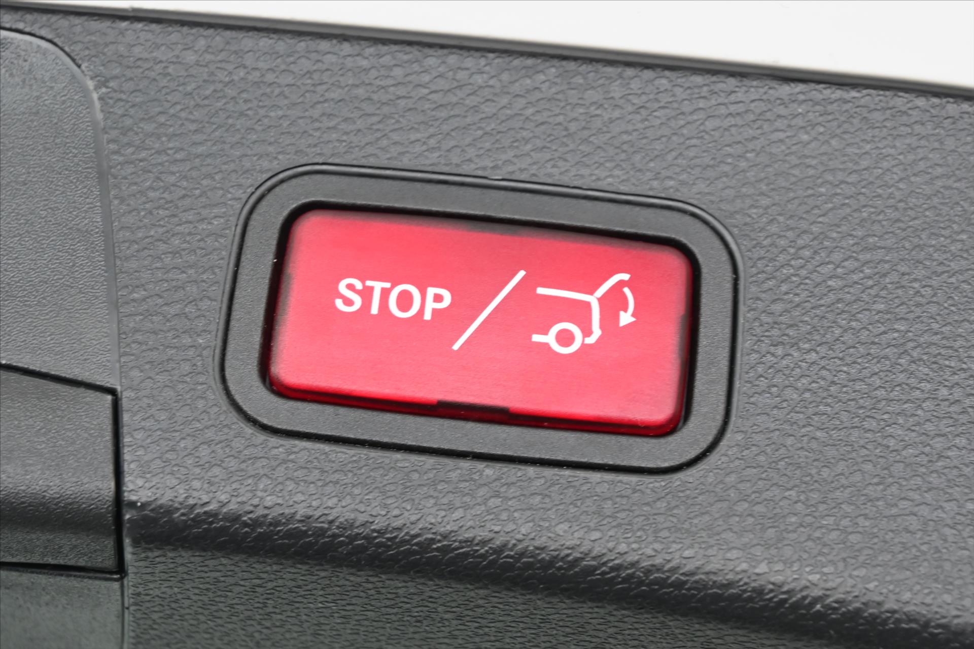 Main photo of the car Mercedes-Benz Class c 2.0 220d 143 kW 9G-Tronic Avantgarde Warranty up to 5 years (31)