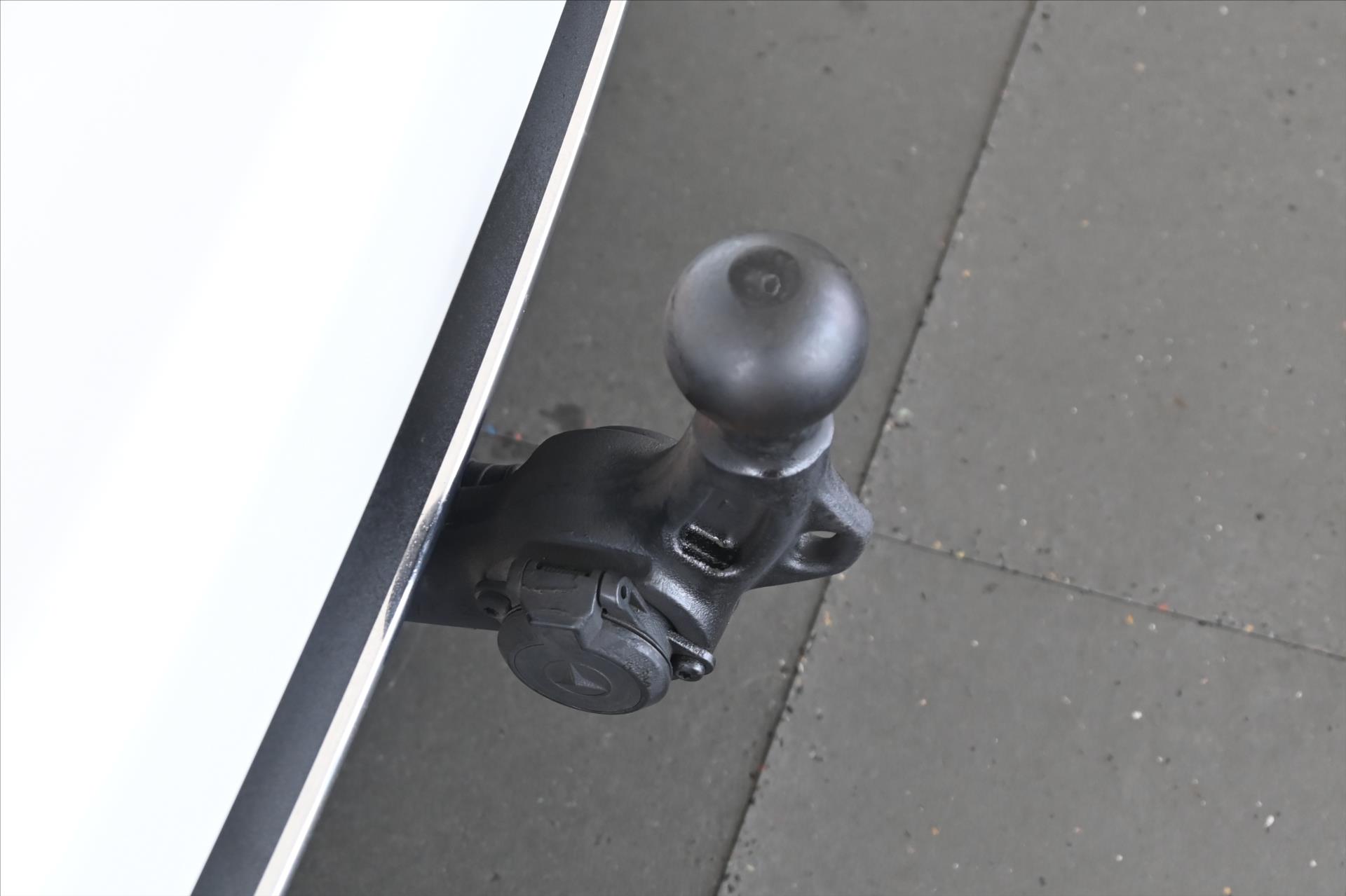 Main photo of the car Mercedes-Benz Class c 2.0 220d 143 kW 9G-Tronic Avantgarde Warranty up to 5 years (32)