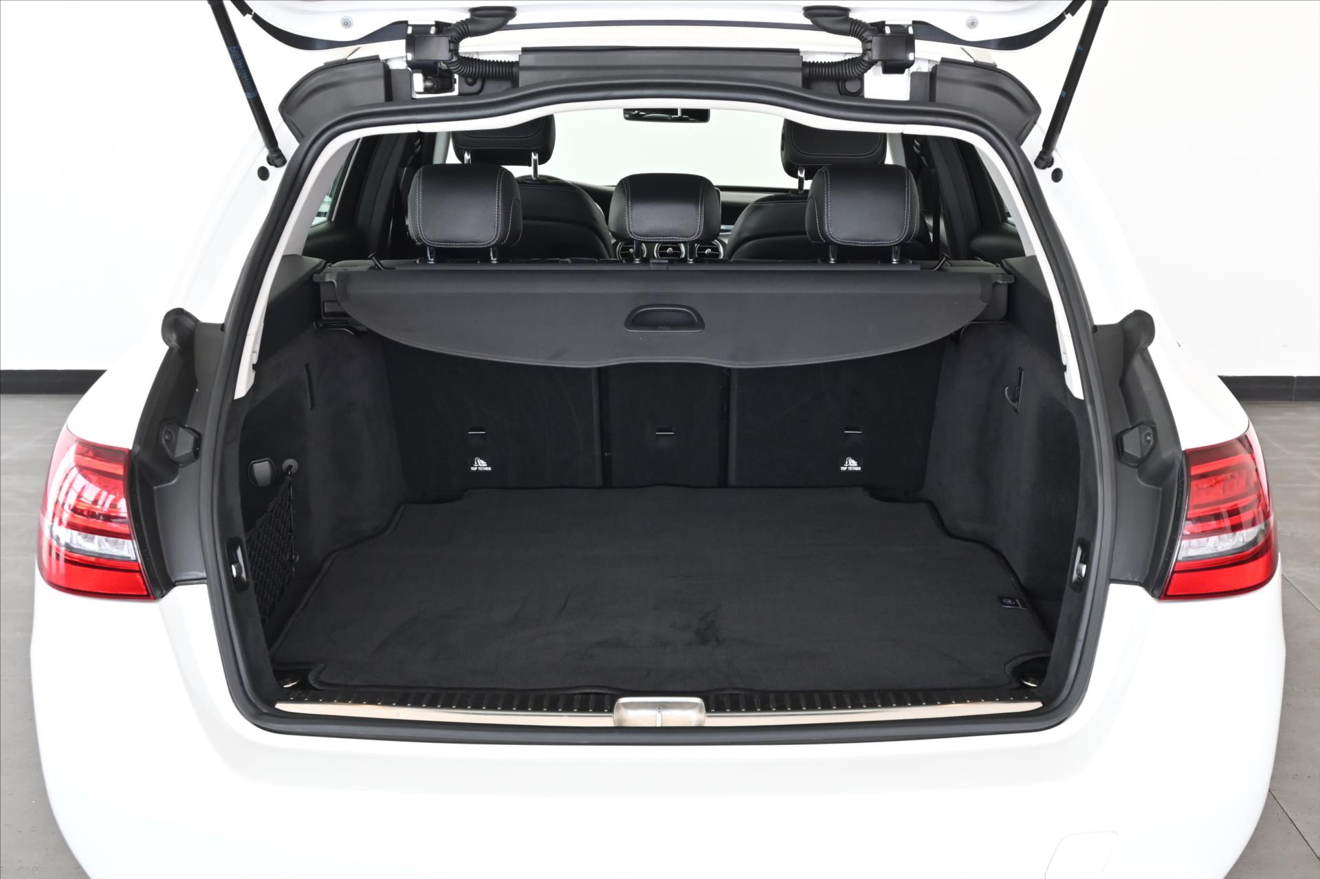 Main photo of the car Mercedes-Benz Class c 2.0 220d 143 kW 9G-Tronic Avantgarde Warranty up to 5 years (7)