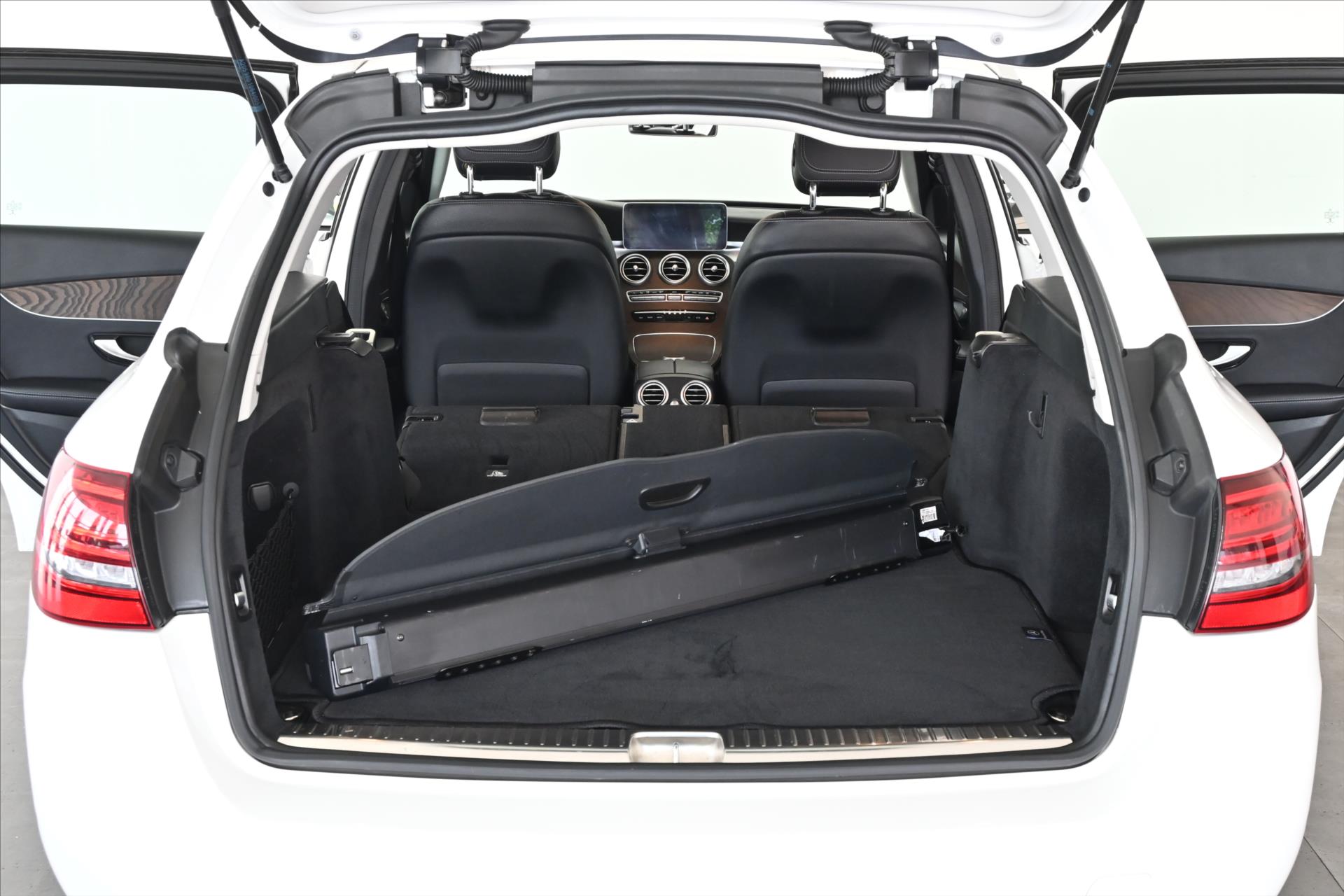 Main photo of the car Mercedes-Benz Class c 2.0 220d 143 kW 9G-Tronic Avantgarde Warranty up to 5 years (8)