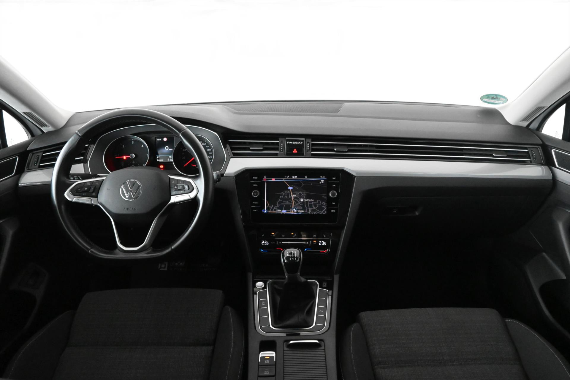 Hlavní fotografie vozu Volkswagen Passat 2,0 TDI 110kW BUSINESS Záruka až 5 let (10)