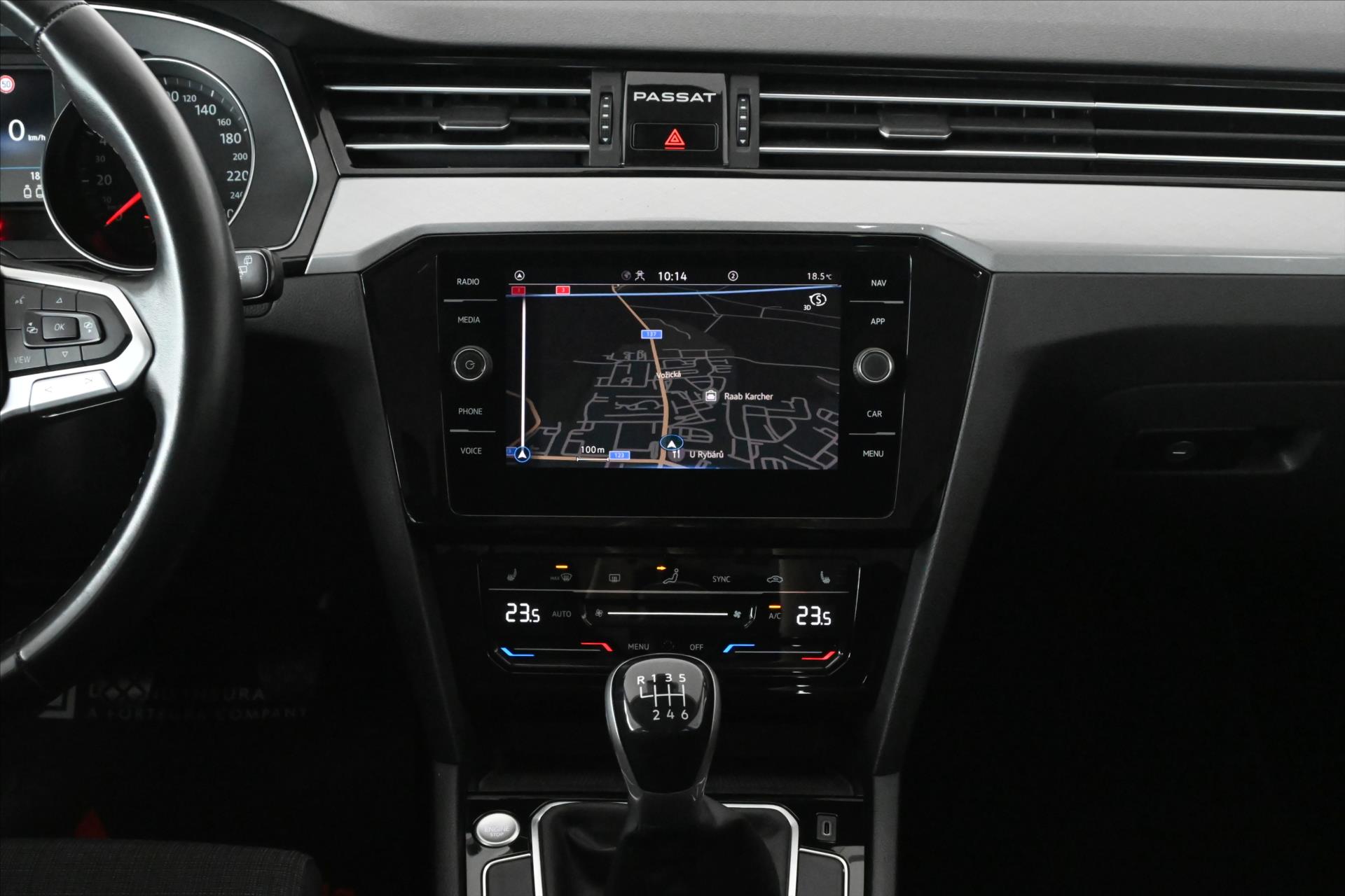 Hlavní fotografie vozu Volkswagen Passat 2,0 TDI 110kW BUSINESS Záruka až 5 let (11)