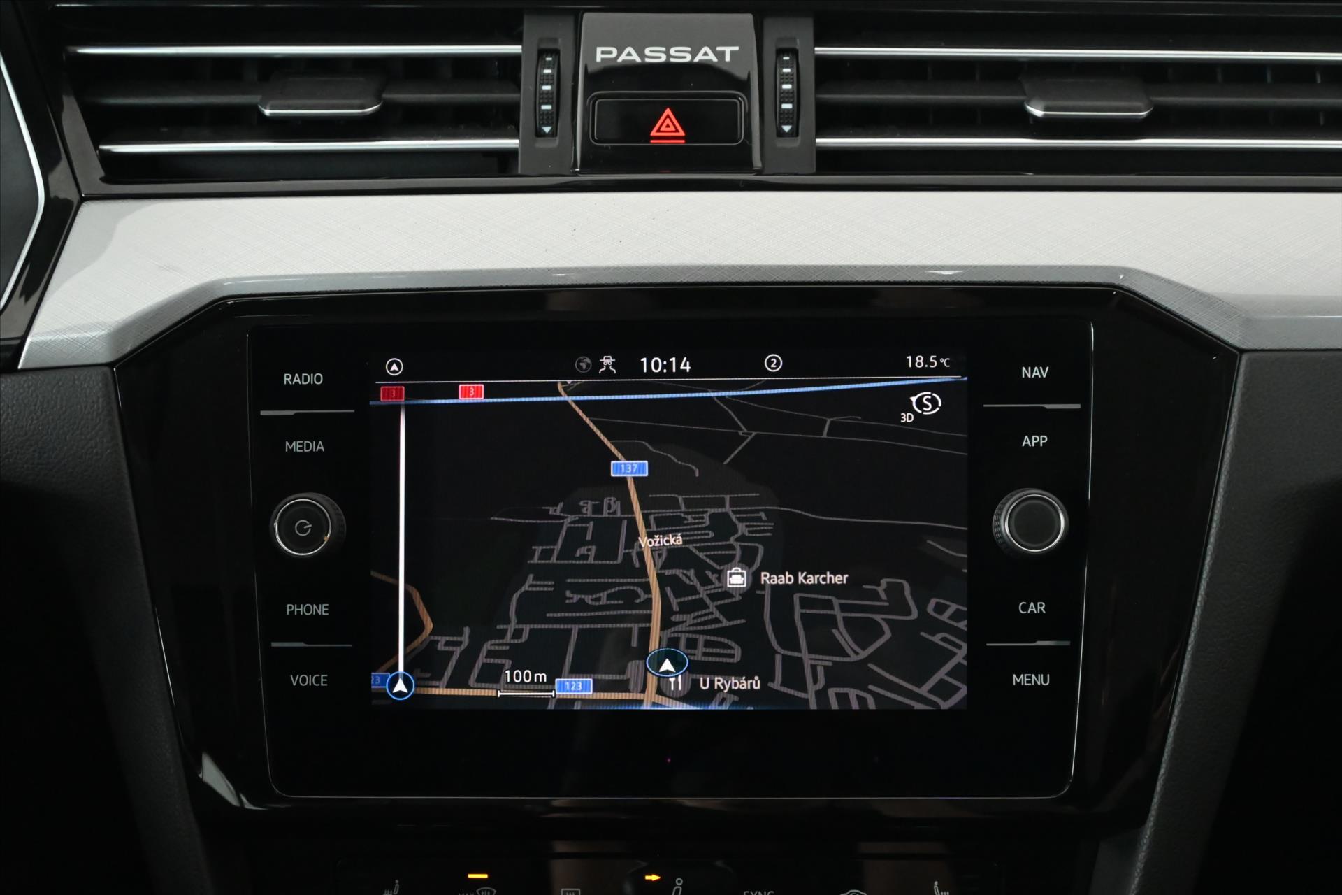 Hlavní fotografie vozu Volkswagen Passat 2,0 TDI 110kW BUSINESS Záruka až 5 let (18)