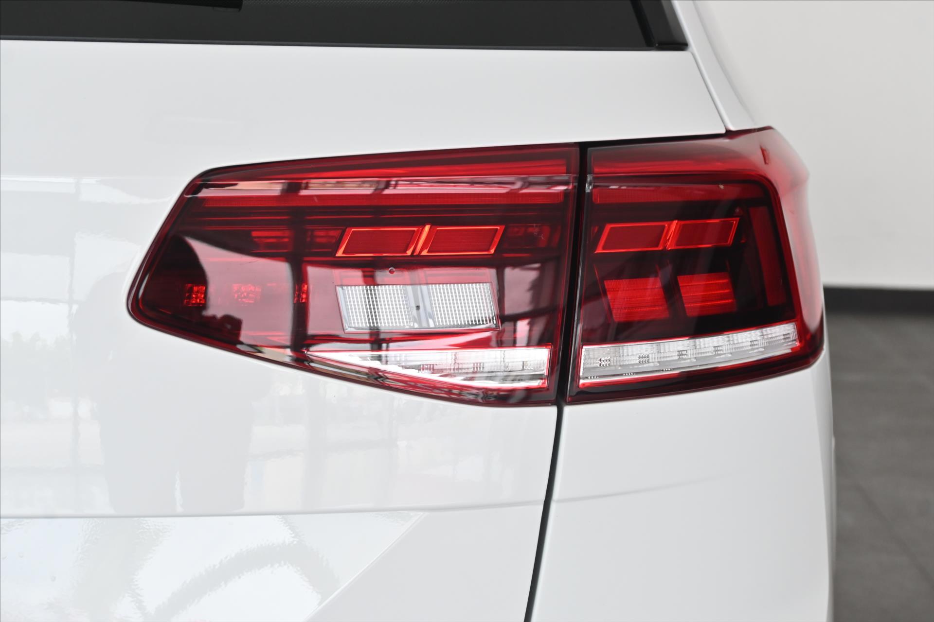 Hlavní fotografie vozu Volkswagen Passat 2,0 TDI 110kW BUSINESS Záruka až 5 let (30)