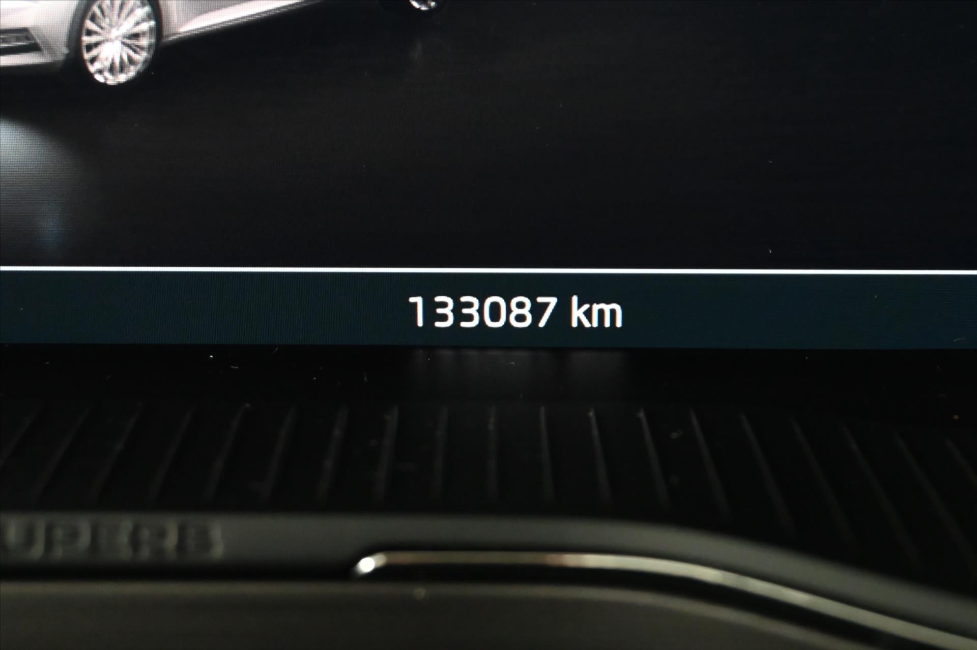 Hlavní fotografie vozu Škoda Superb 2,0 TDi 110kW DSG Style Záruka až 5 let (14)