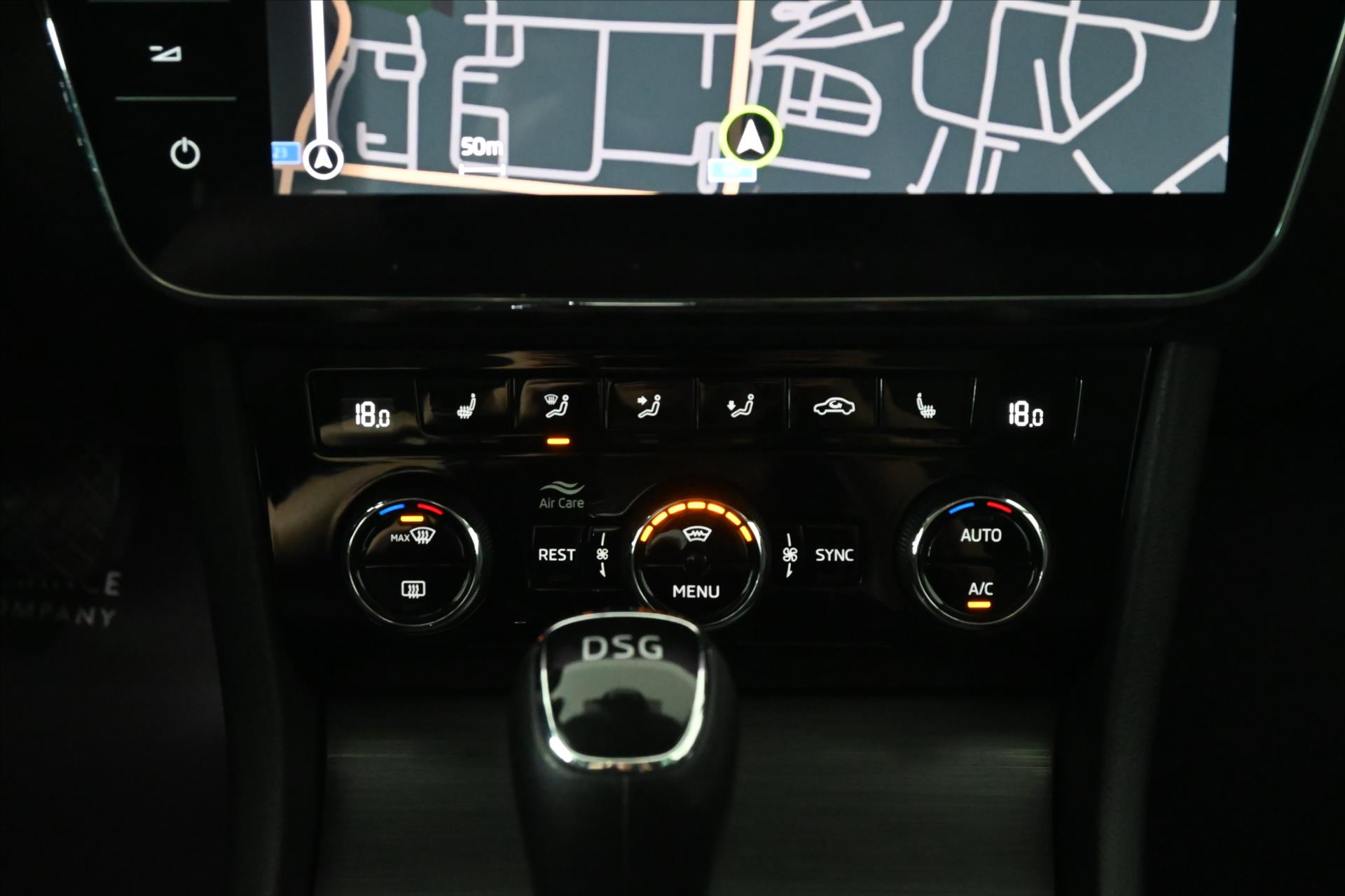 Hlavní fotografie vozu Škoda Superb 2,0 TDi 110kW DSG Style Záruka až 5 let (23)