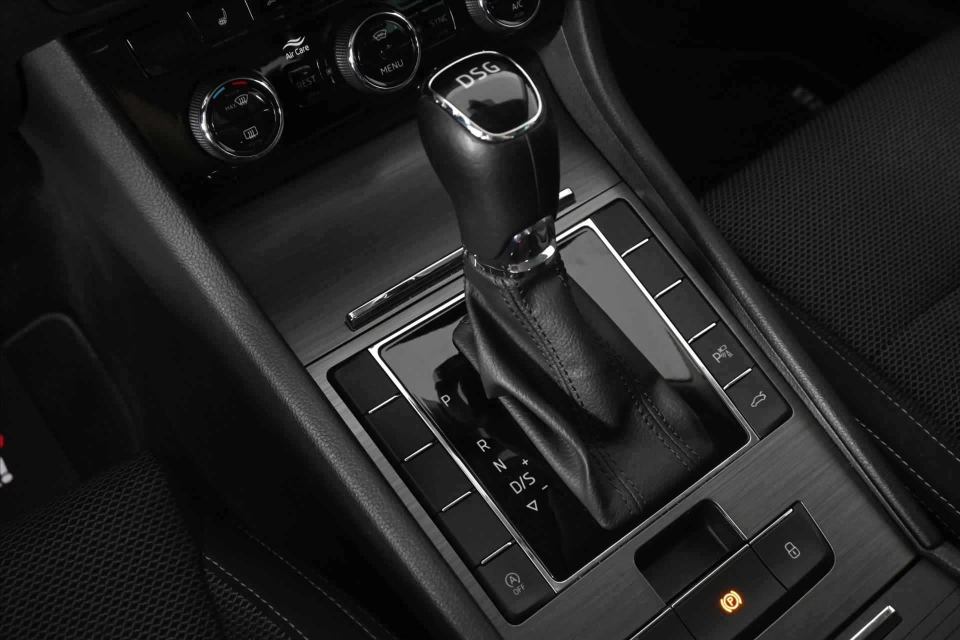 Hlavní fotografie vozu Škoda Superb 2,0 TDi 110kW DSG Style Záruka až 5 let (25)