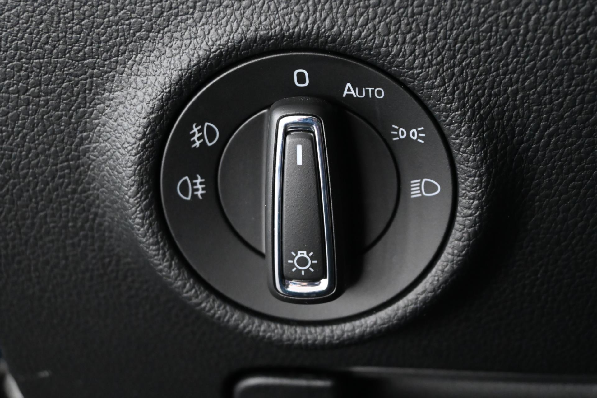 Hlavní fotografie vozu Škoda Superb 2,0 TDi 110kW DSG Style Záruka až 5 let (29)