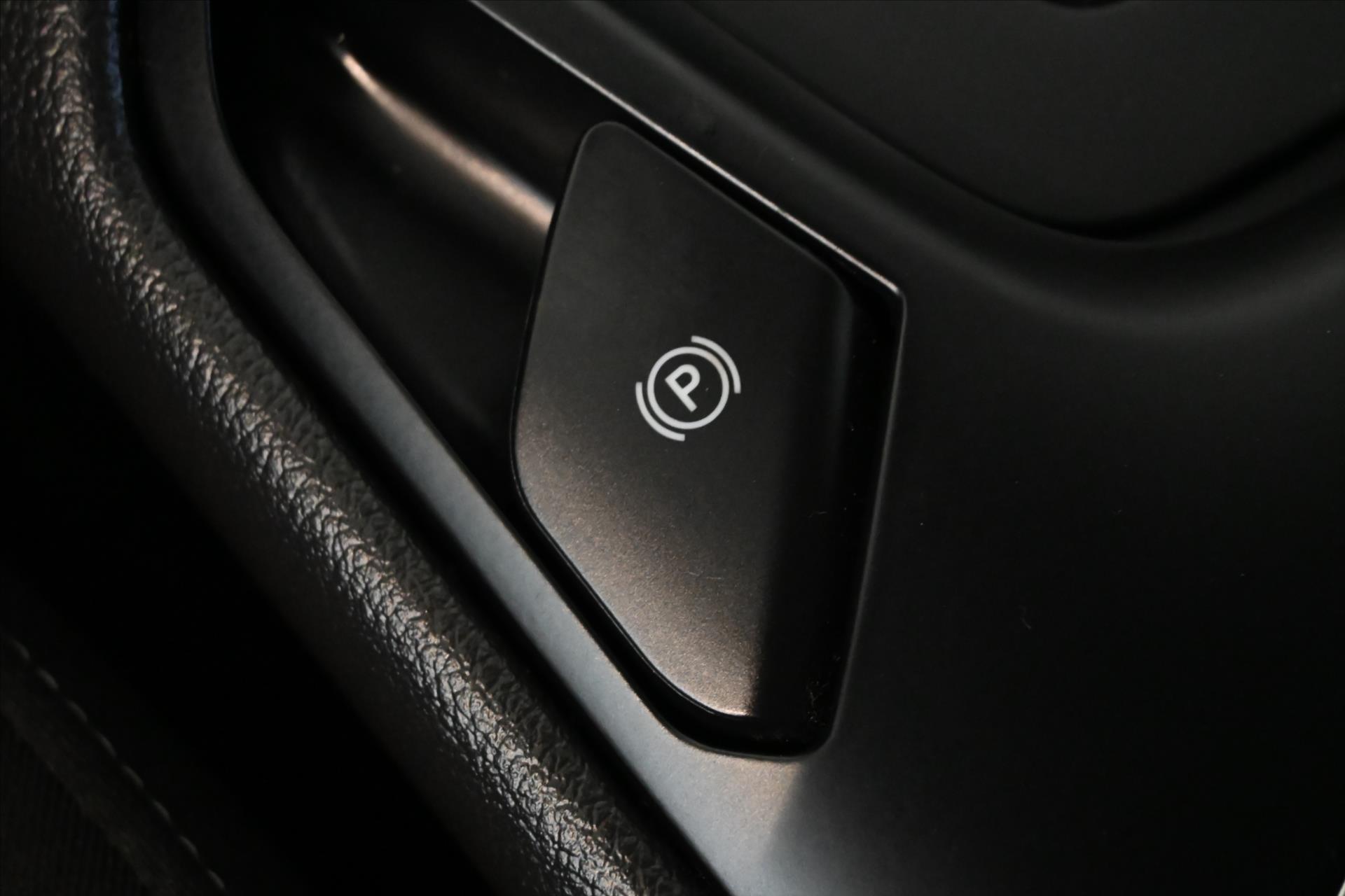 Hlavní fotografie vozu Ford Mondeo 2,0 EcoBlue 110 kW AT8 Titanium Záruka až 5 let (24)