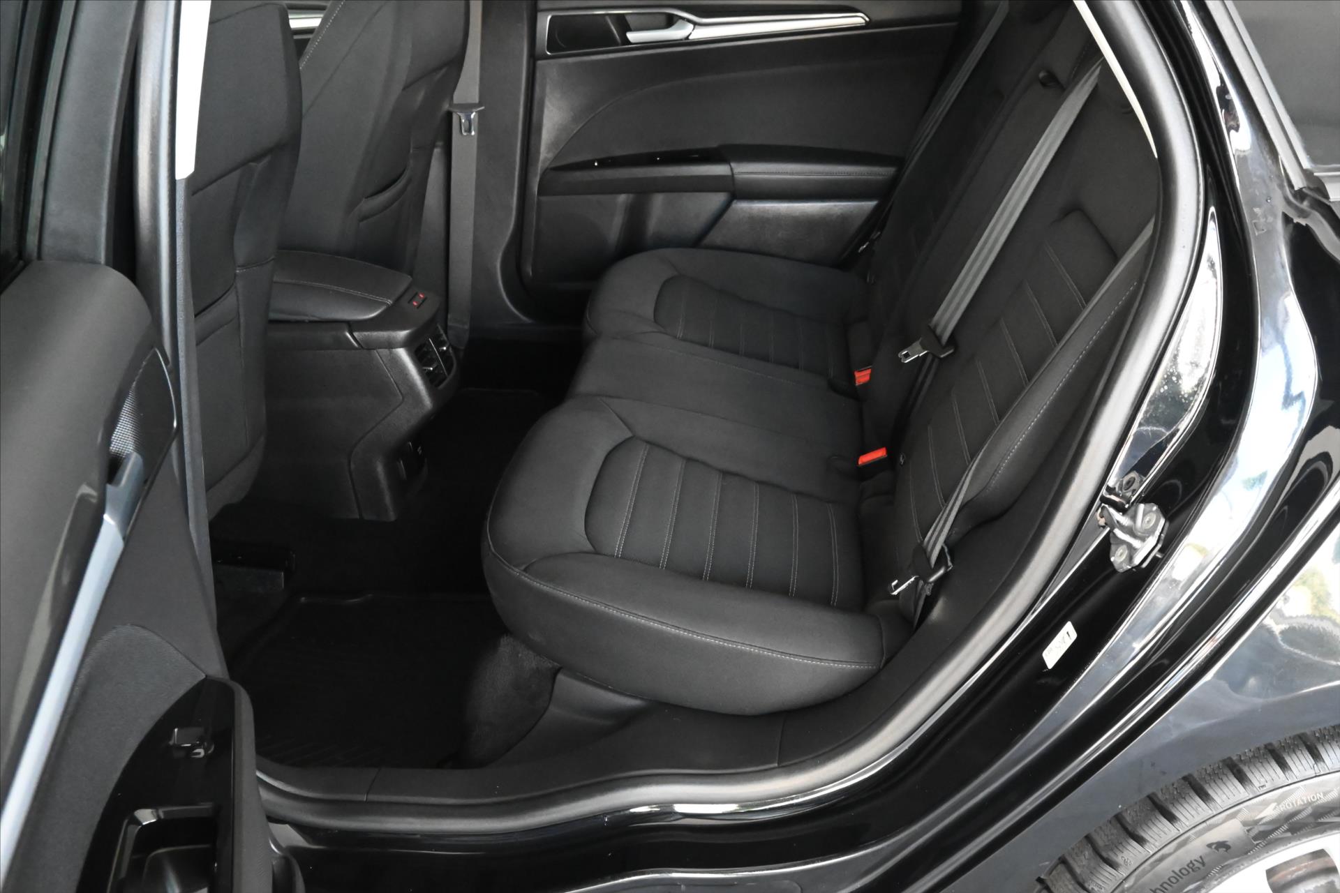 Hlavní fotografie vozu Ford Mondeo 2,0 EcoBlue 110 kW AT8 Trend Záruka až 5 let (10)