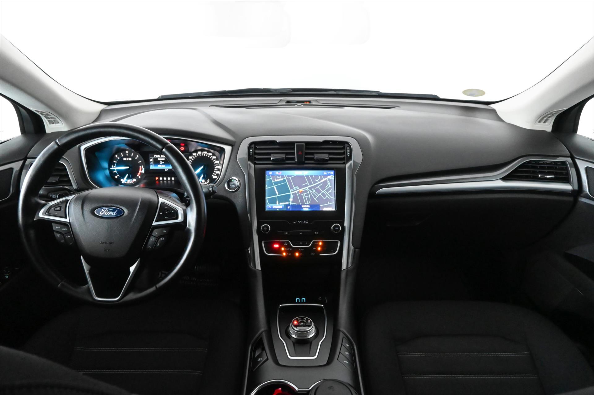 Hlavní fotografie vozu Ford Mondeo 2,0 EcoBlue 110 kW AT8 Trend Záruka až 5 let (11)