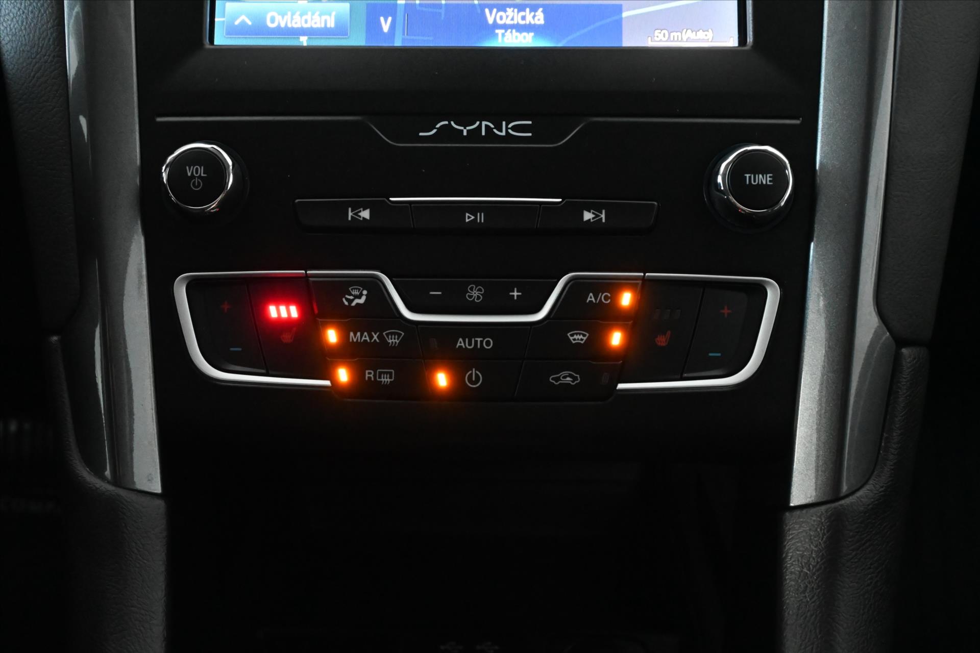 Hlavní fotografie vozu Ford Mondeo 2,0 EcoBlue 110 kW AT8 Trend Záruka až 5 let (21)